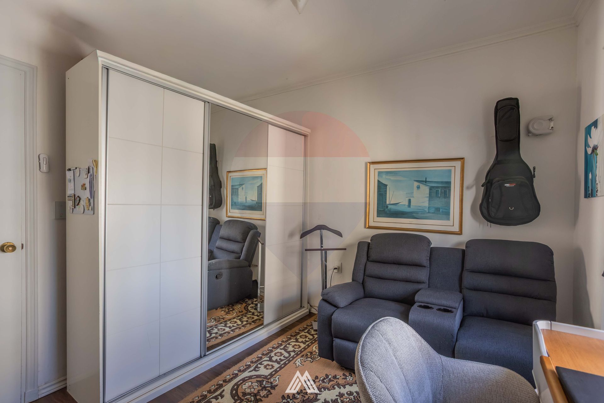 Venta apartamento 2 dormitorios + servicio -Cord&oacute;n - 10