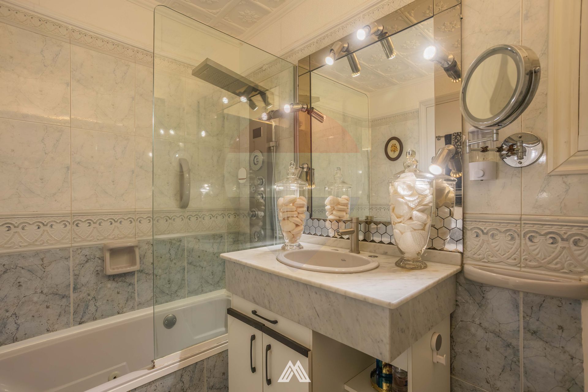 Venta apartamento 2 dormitorios + servicio -Cord&oacute;n - 12