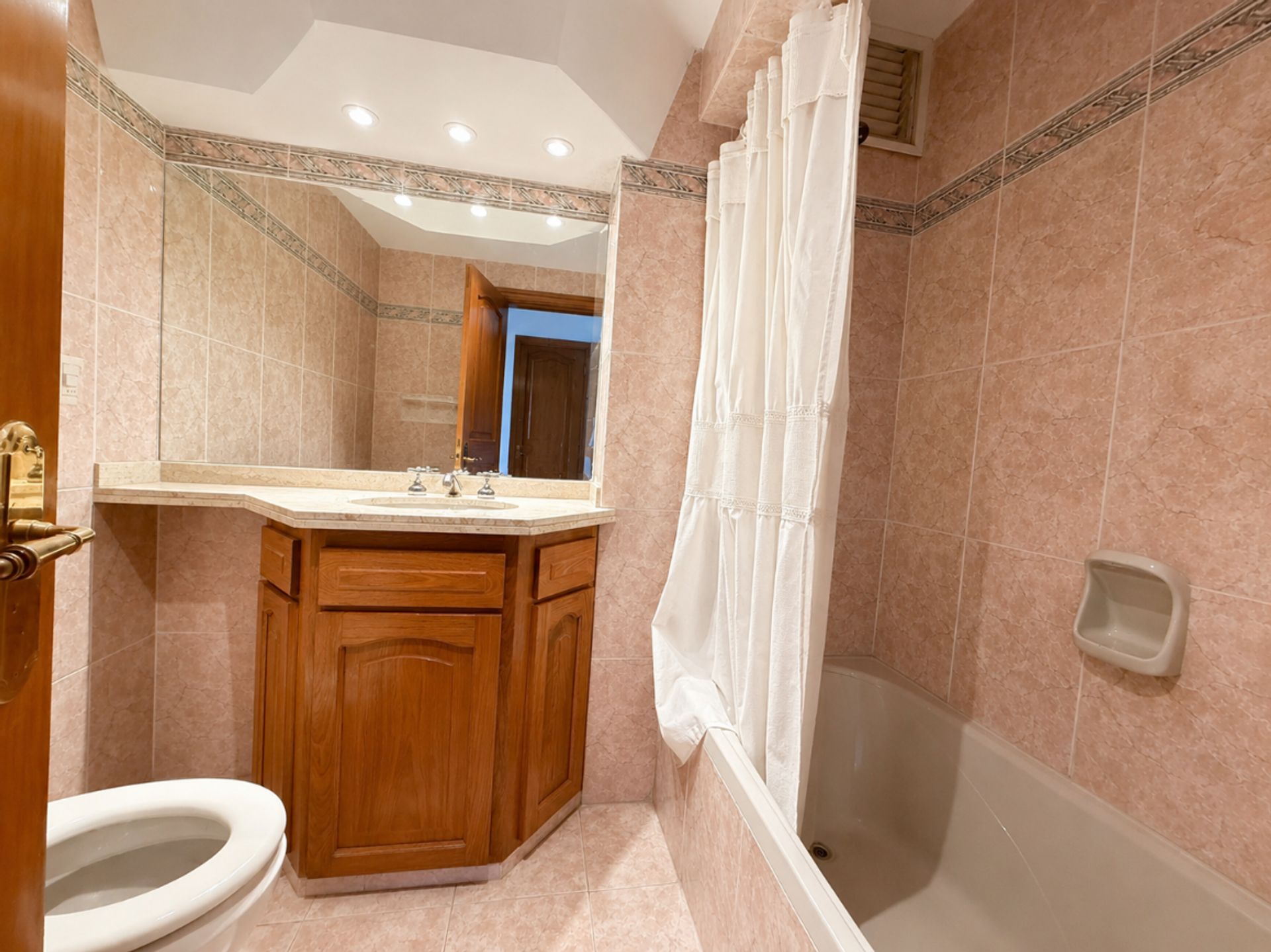Venta Apartamento Rambla Punta Carretas 4 Dorm - 17