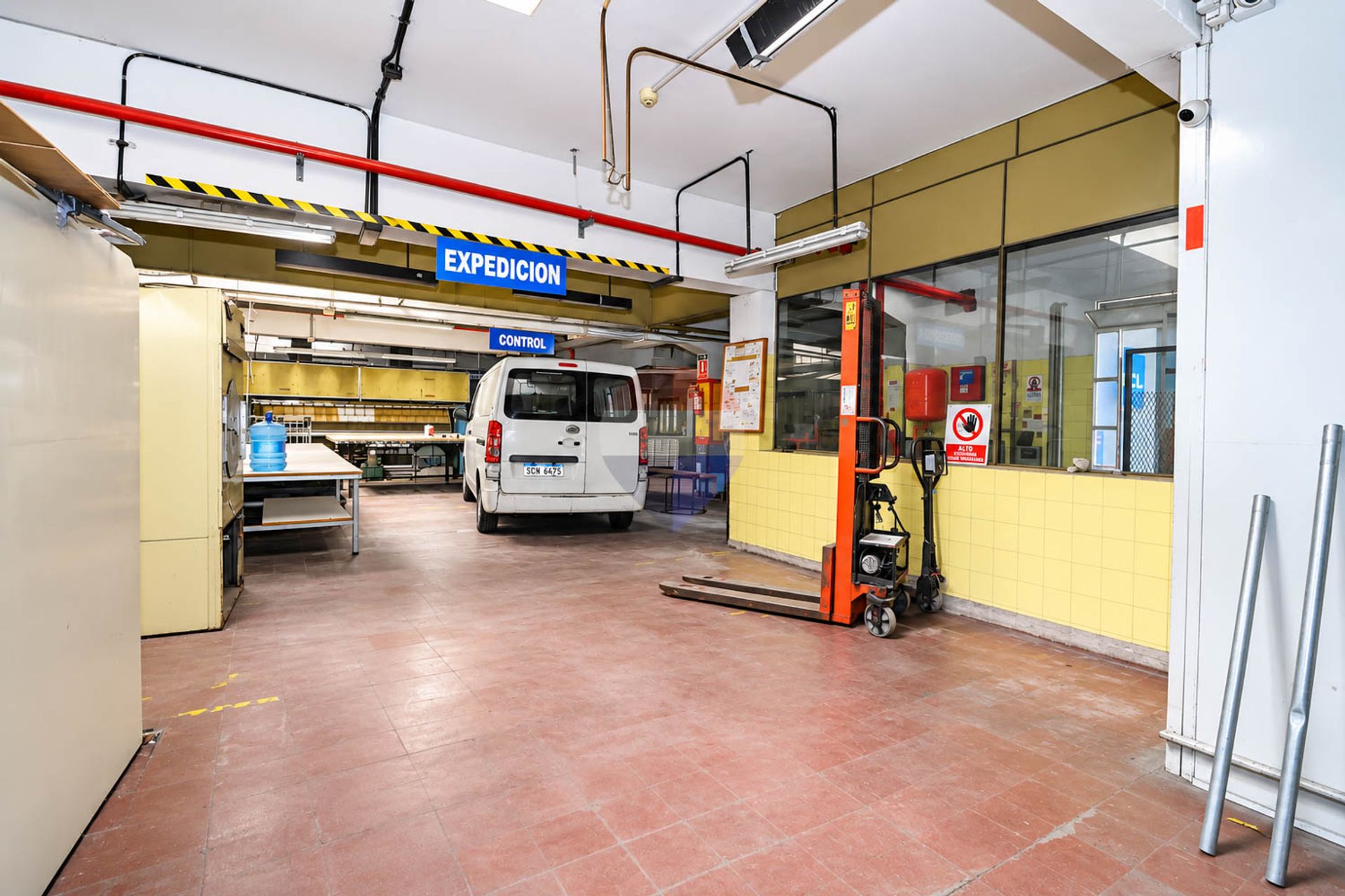 VENTA - LOCAL INDUSTRIAL - PROXIMO MERCADO MODELO - 9