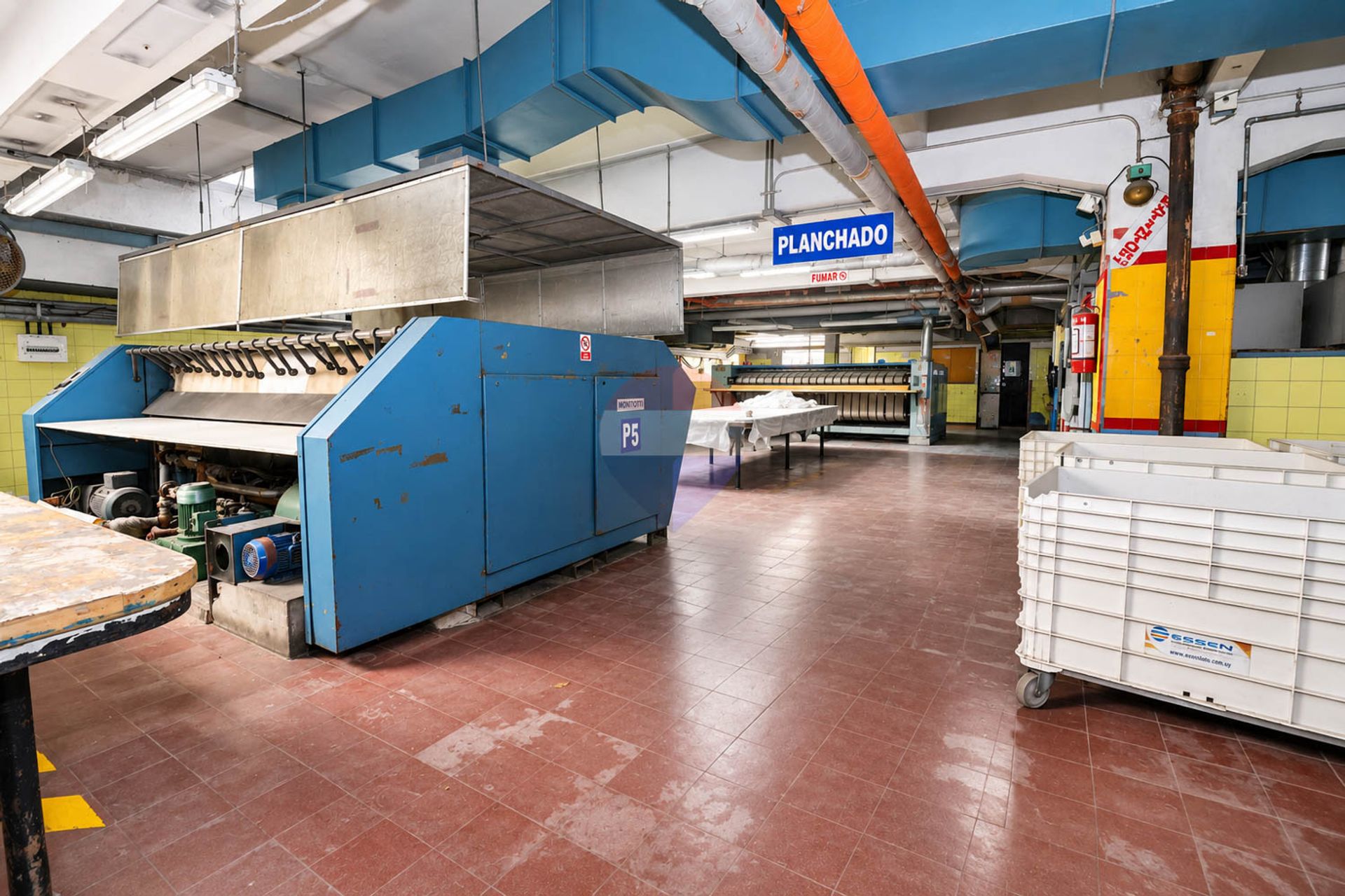 VENTA - LOCAL INDUSTRIAL - PROXIMO MERCADO MODELO - 8