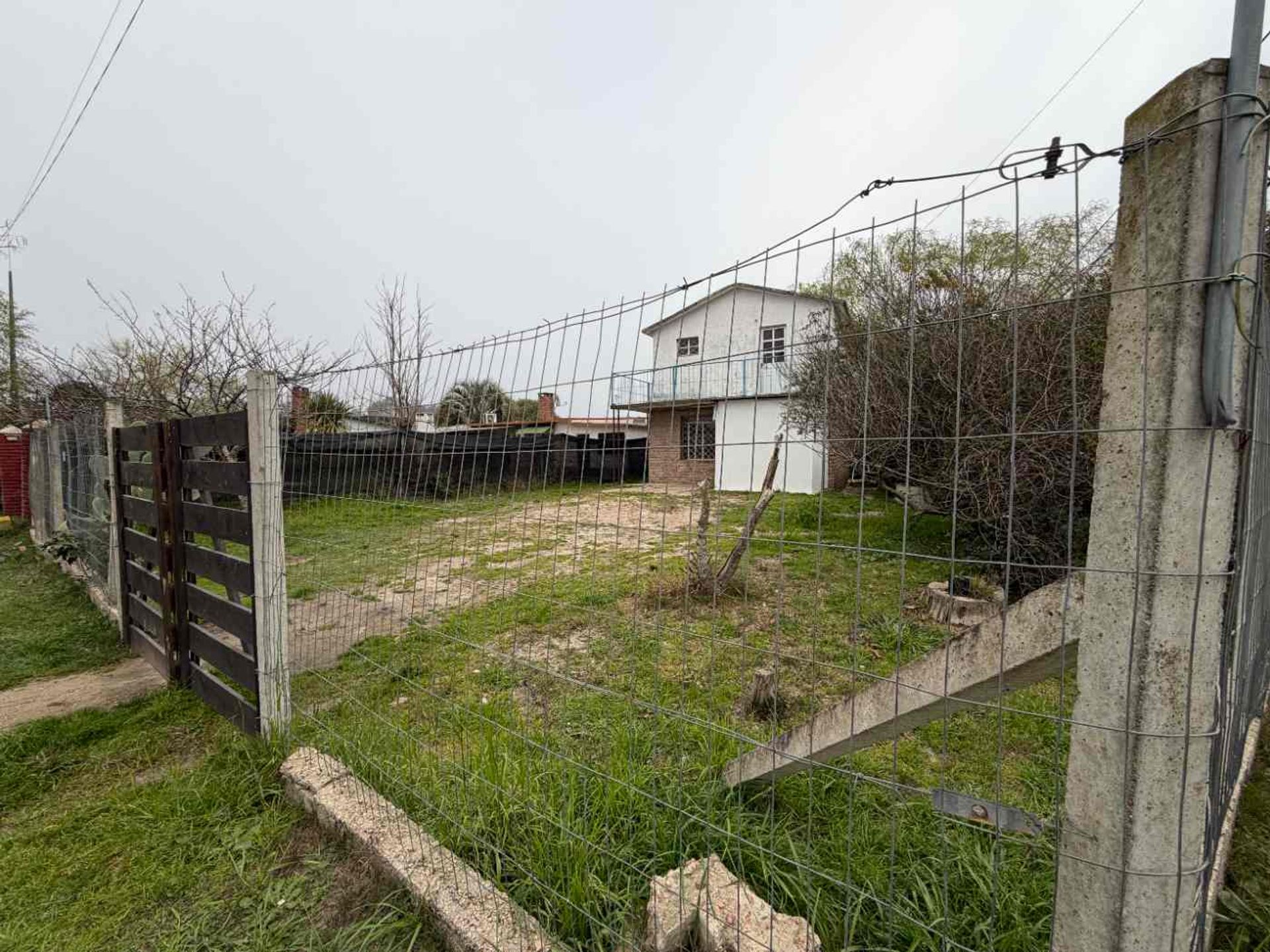 Alquilo casa 2 dormitorios terreno amplio Salinas - 14