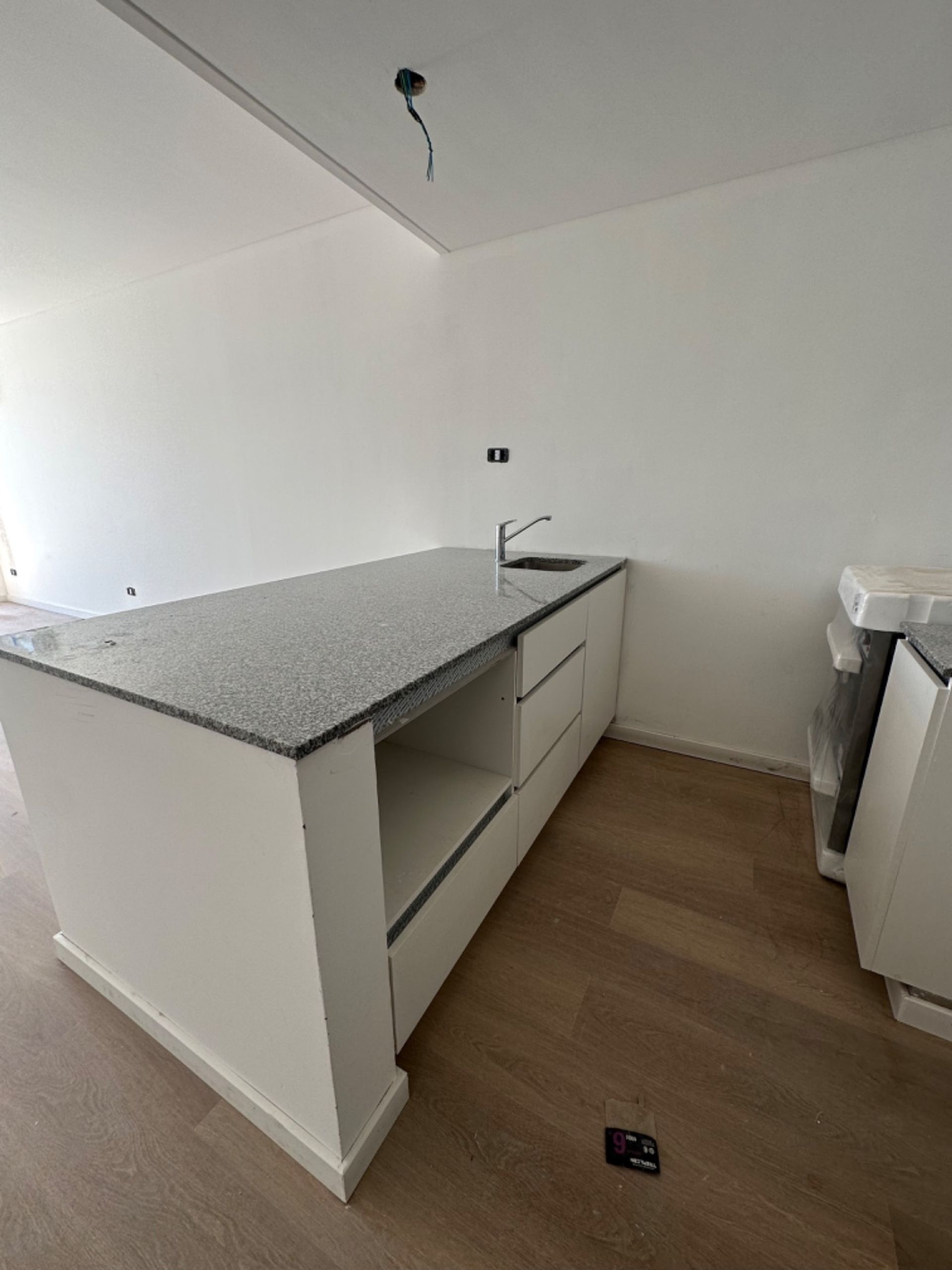 VENTA MONOAMBIENTE EN CHARITA CON BALCON. LAUNDRY - 3