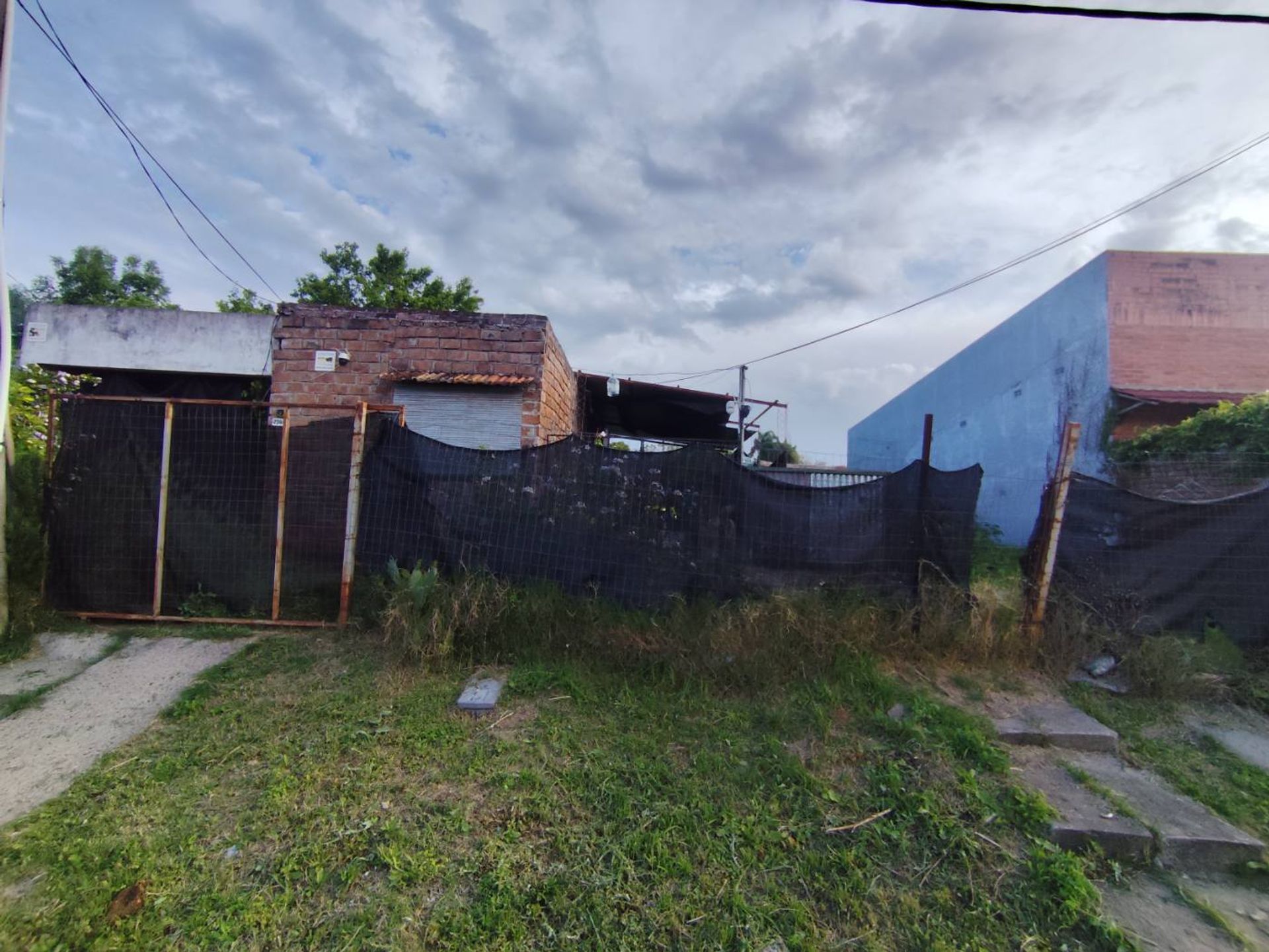 CASA EN VENTA CON POTENCIAL DE DESARROLlo - 1