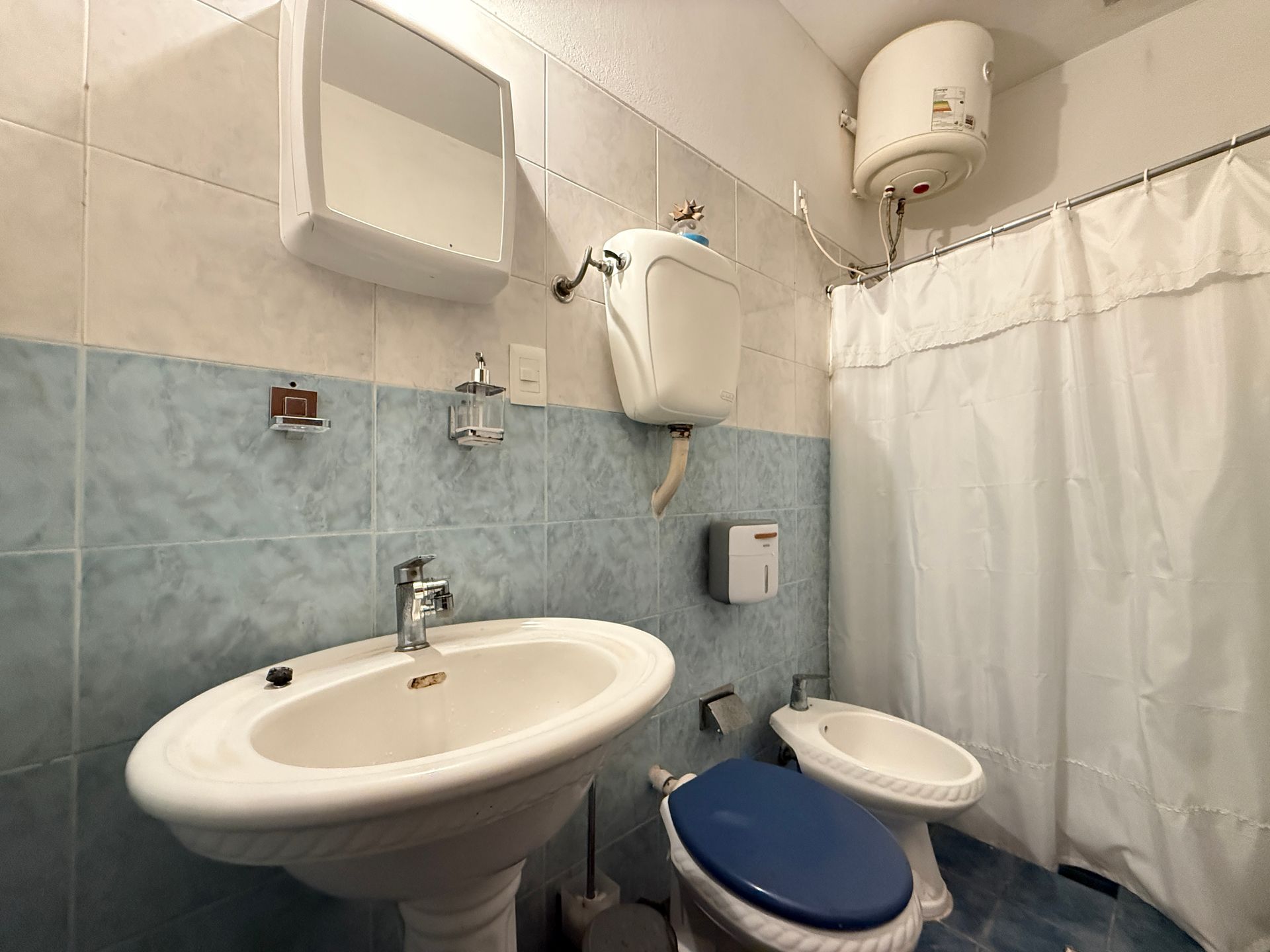 VENTA CASA MALVIN 4 DORM, BALCÓN, PATIO Y BARBACOA - 11