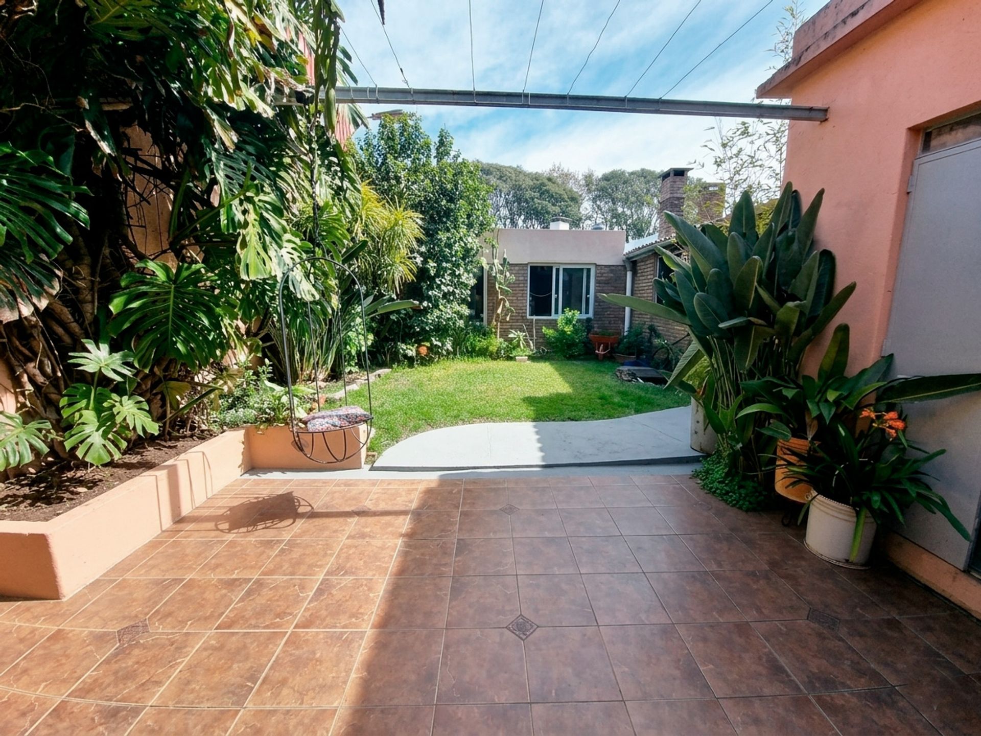 Venta casa 5 dormitorios garage Brazo Oriental - 1