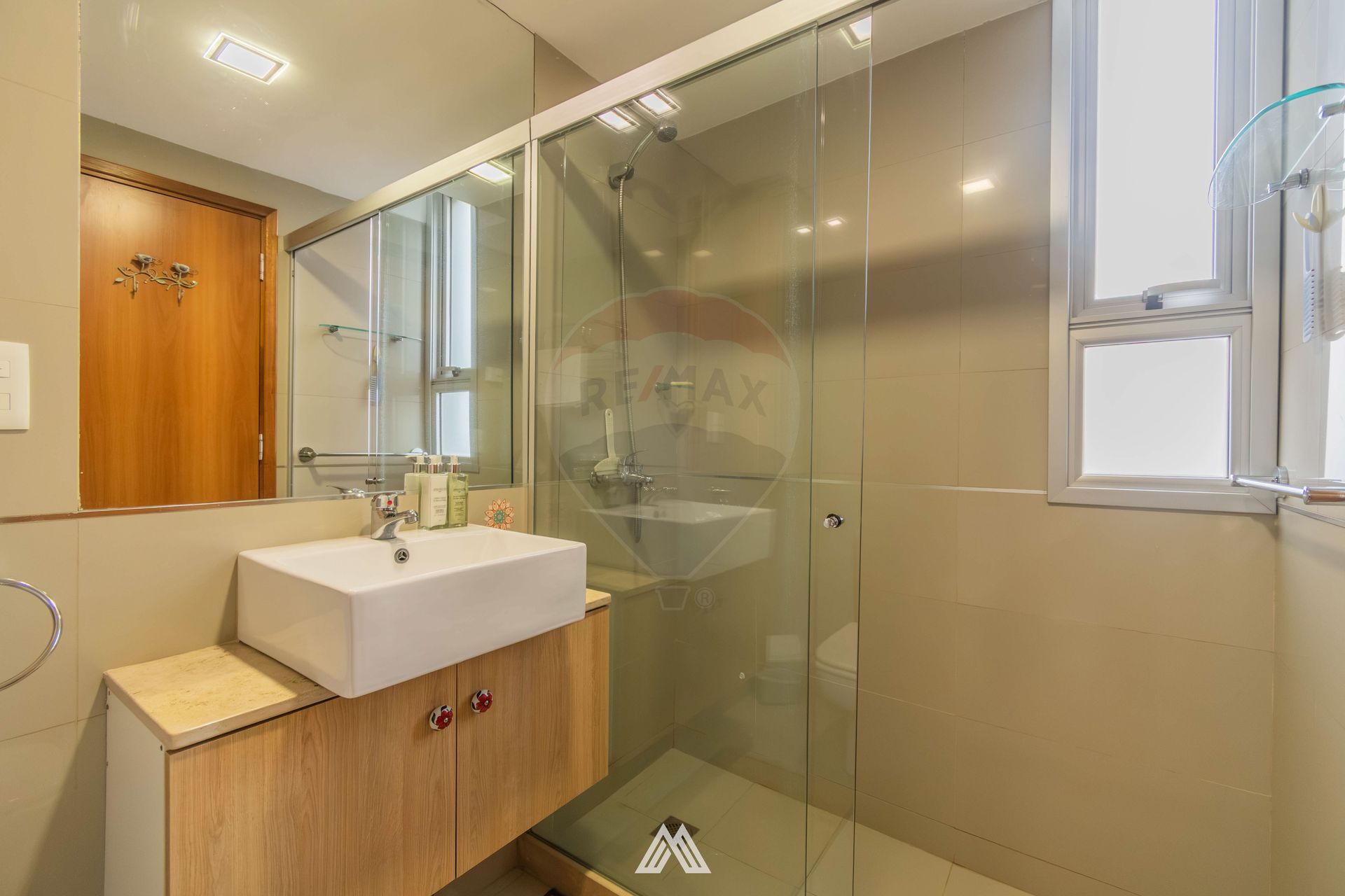 VENTA POCITOS APTO 2 DORM TERRAZA + GJE AMUEBLADO - 16