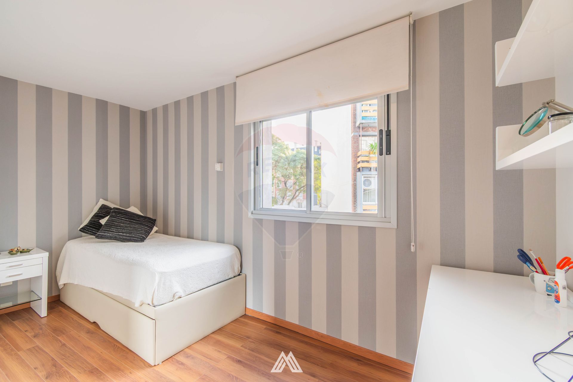 VENTA POCITOS APTO 2 DORM TERRAZA + GJE AMUEBLADO - 18