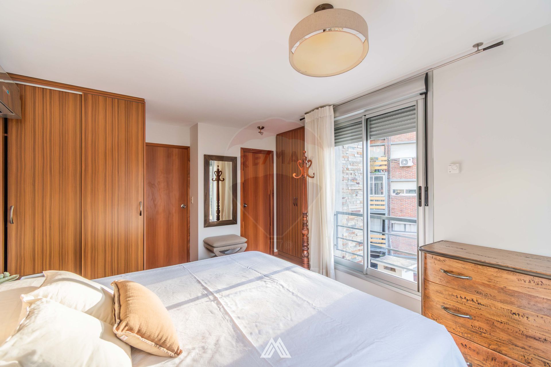 VENTA POCITOS APTO 2 DORM TERRAZA + GJE AMUEBLADO - 15