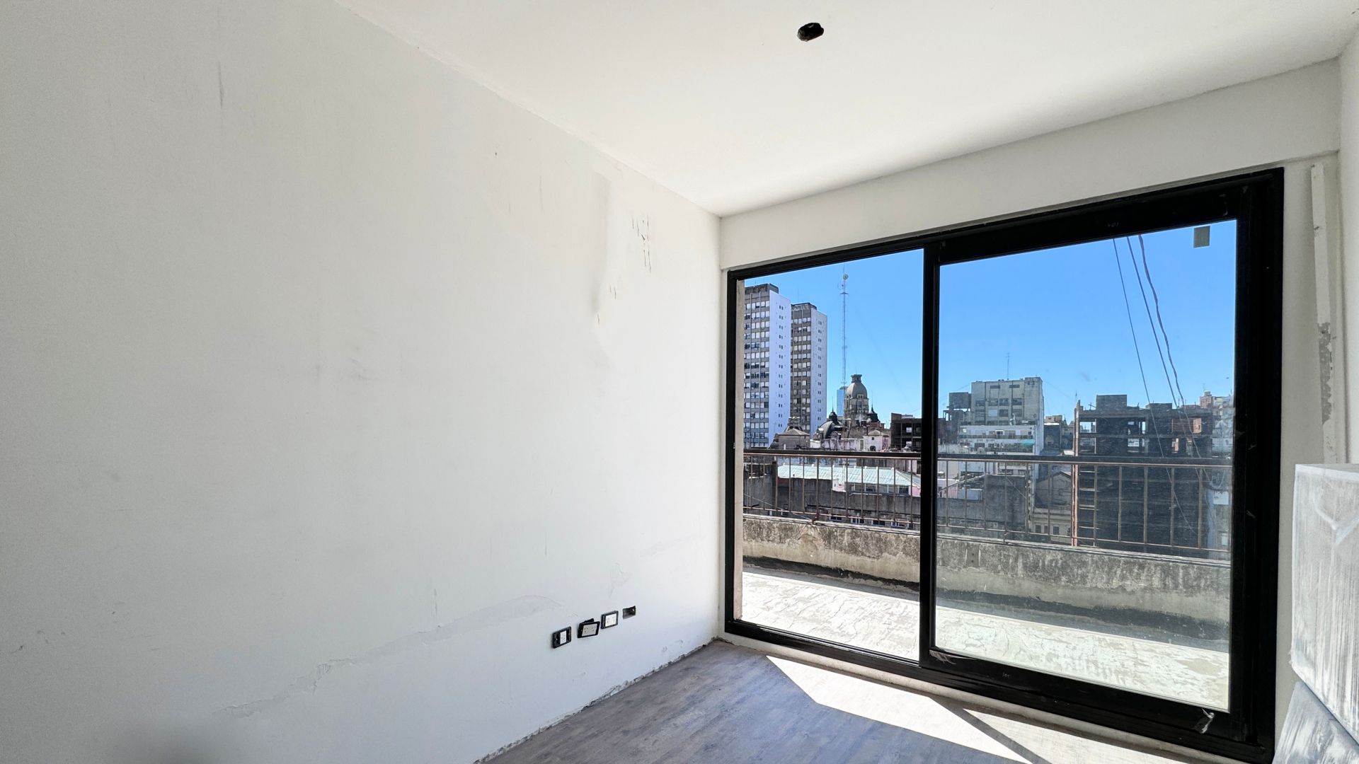 Venta monoambiente con balcón terraza Monserrat - 4
