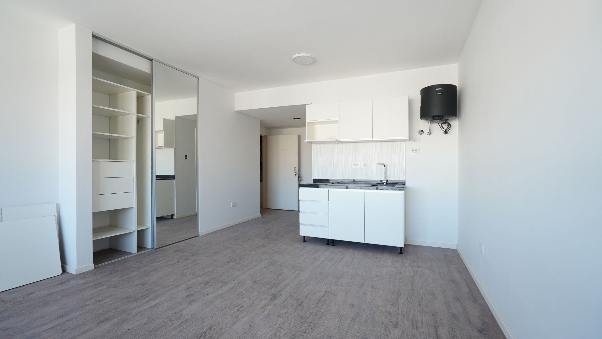 Venta monoambiente con balcón terraza Monserrat - 10