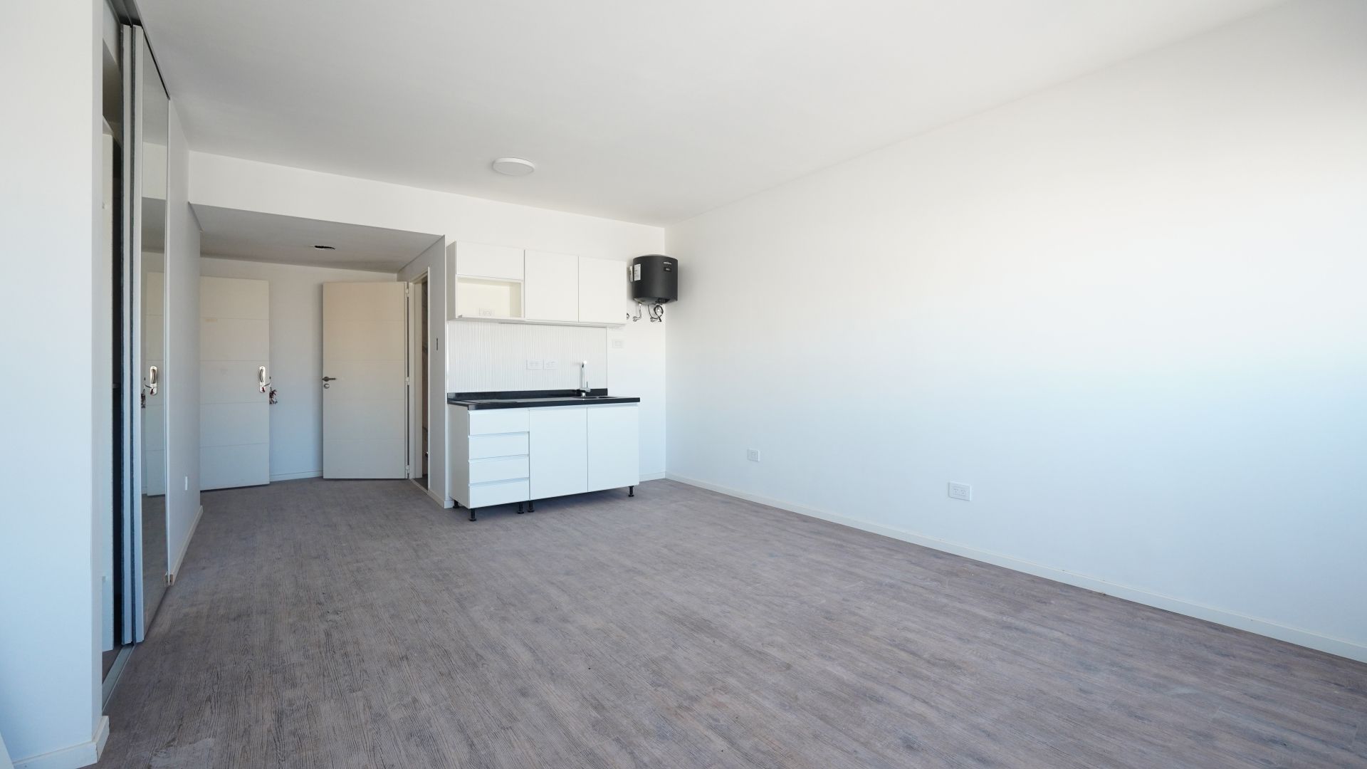 Venta monoambiente con balcón terraza Monserrat - 9