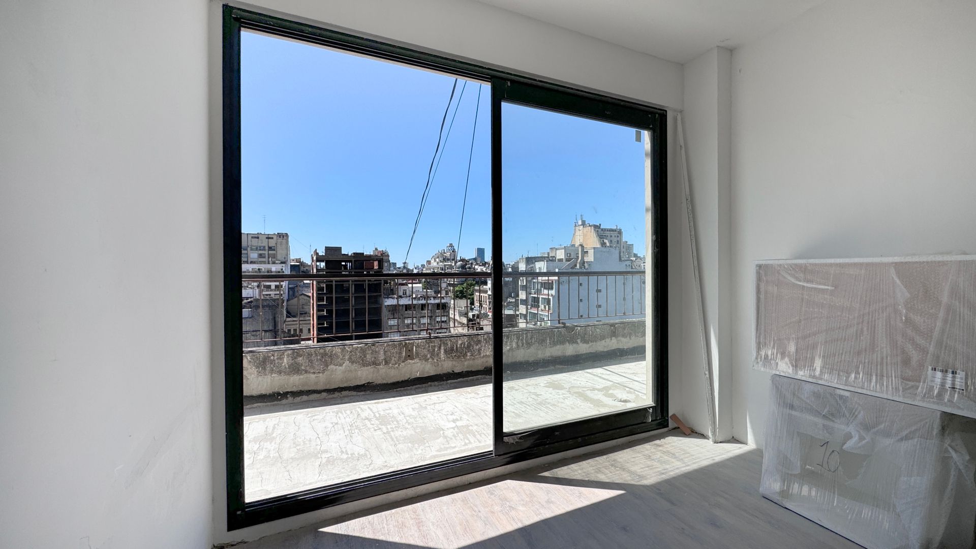Venta monoambiente con balcón terraza Monserrat - 5
