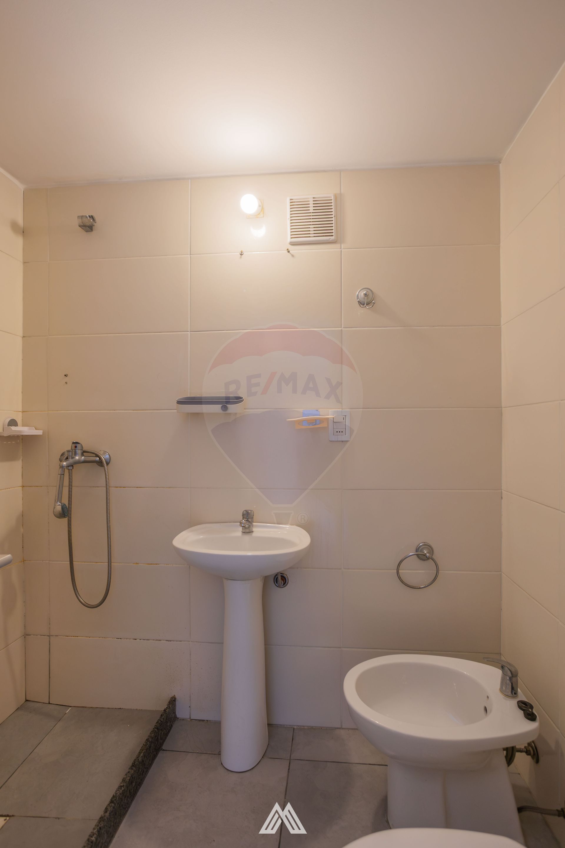 VENTA MONOAMBIENTE C/BALCON Y GARAJE LA BLANQUEADA - 10