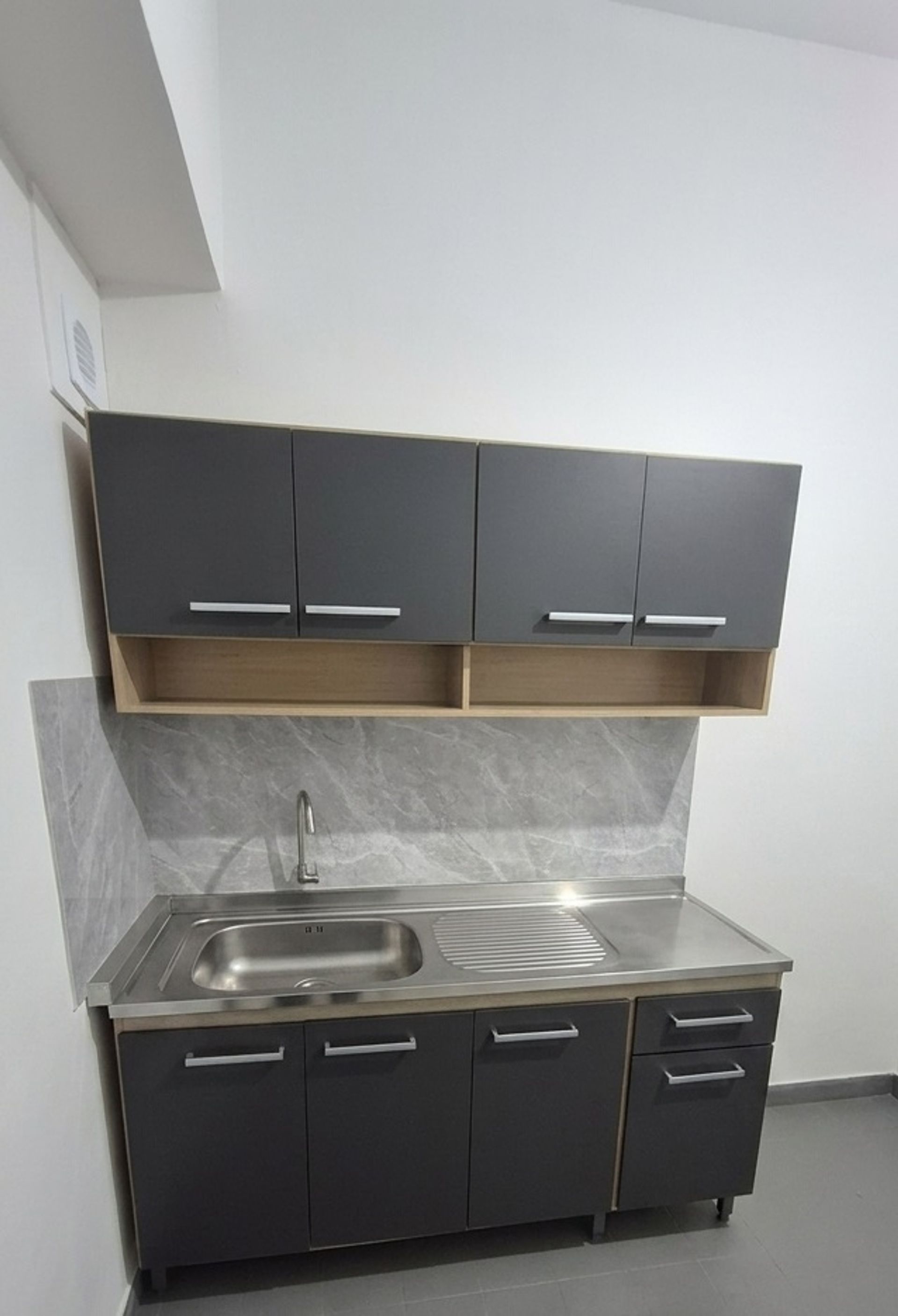 Alquiler de local comercial en el Centro Yi y 18 - 6