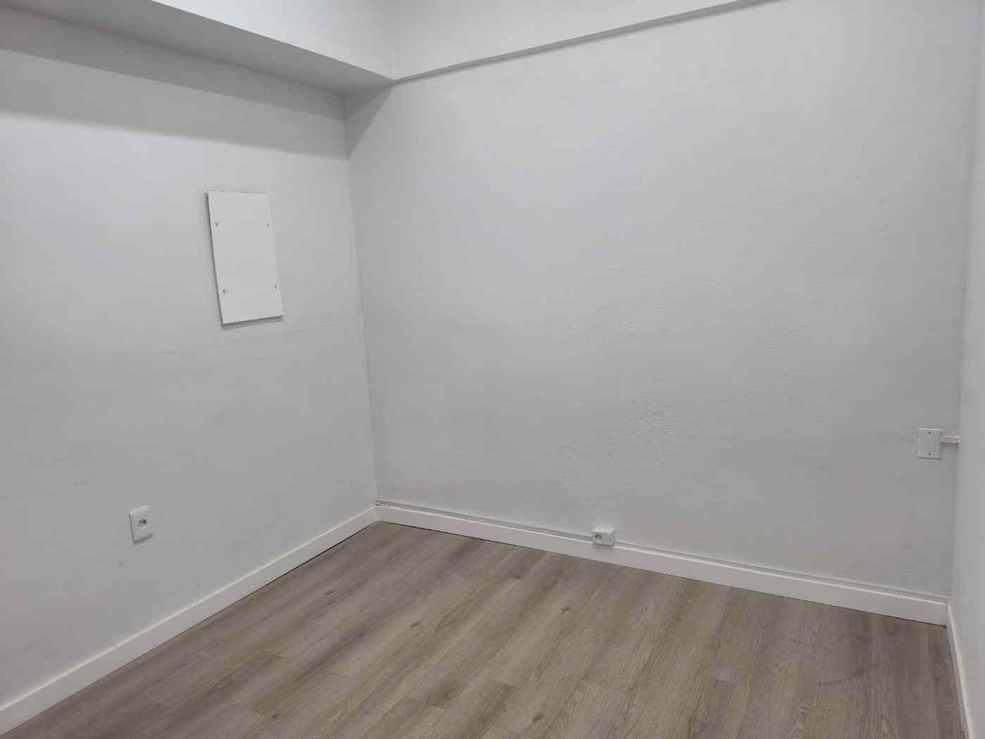 Alquiler de local comercial en el Centro Yi y 18 - 16