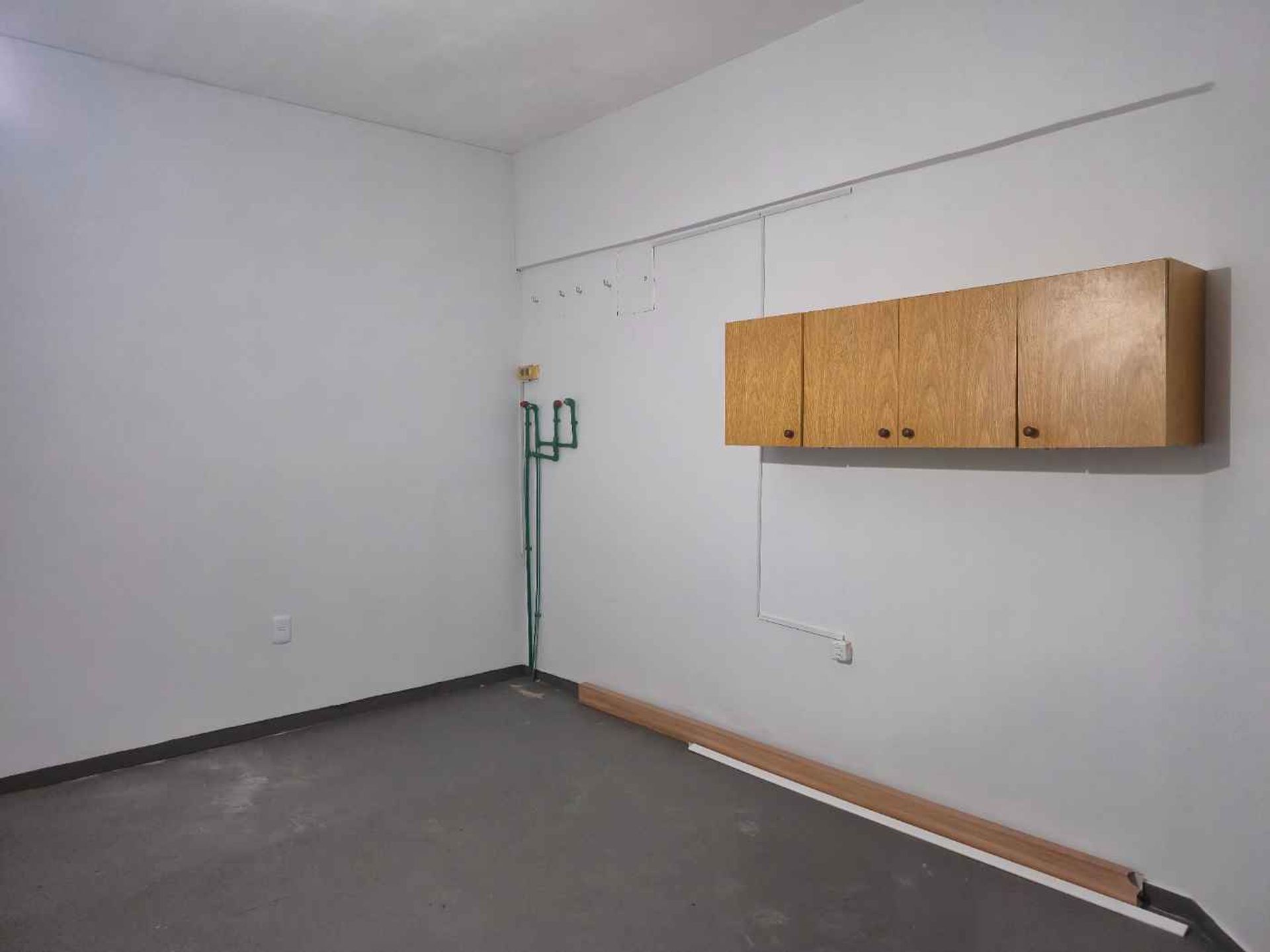 Alquiler de local comercial en el Centro Yi y 18 - 9