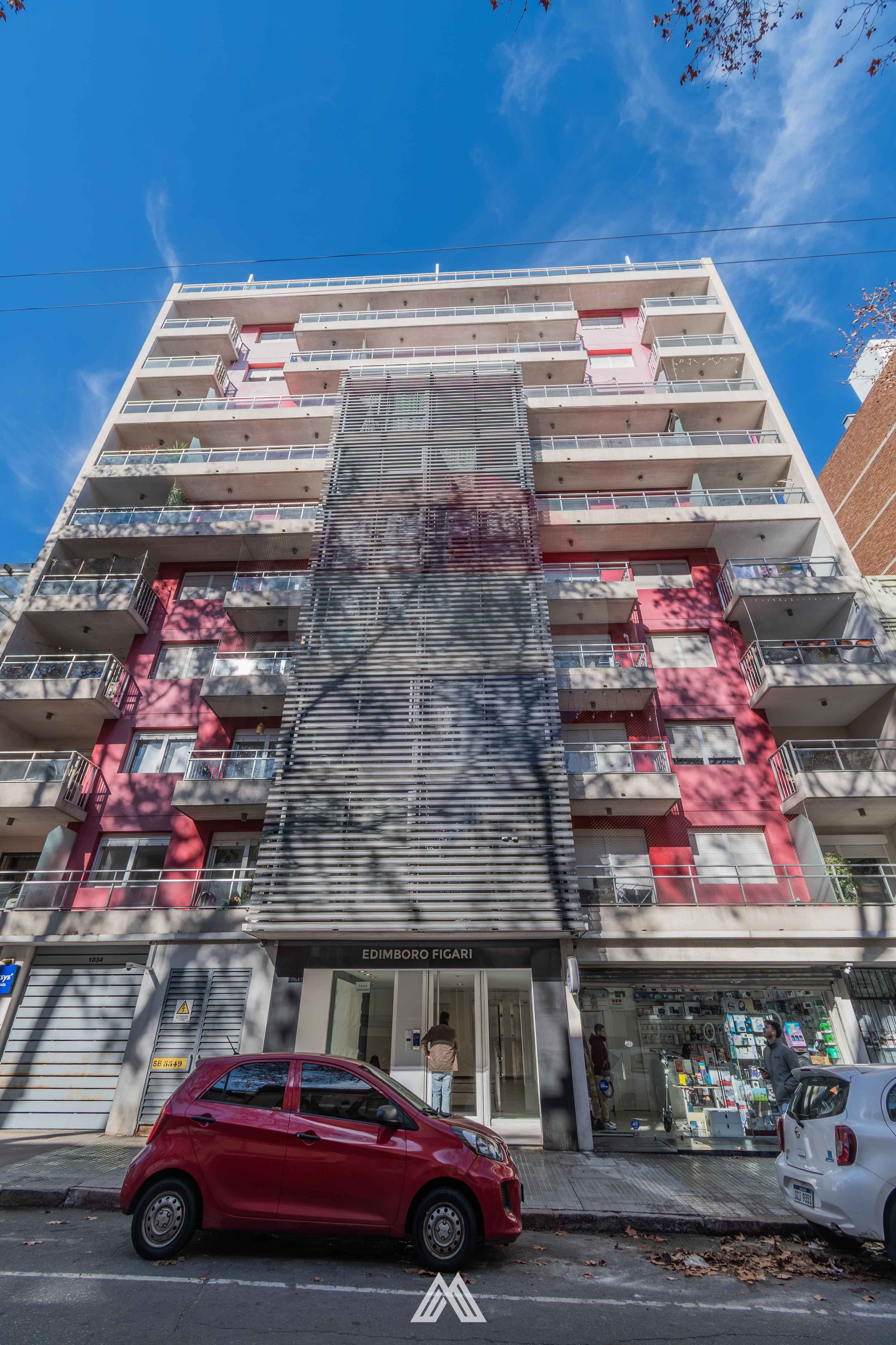 VENDO APARTAMENTO 2 DORMITORIOS CENTRO GARAGE - 2
