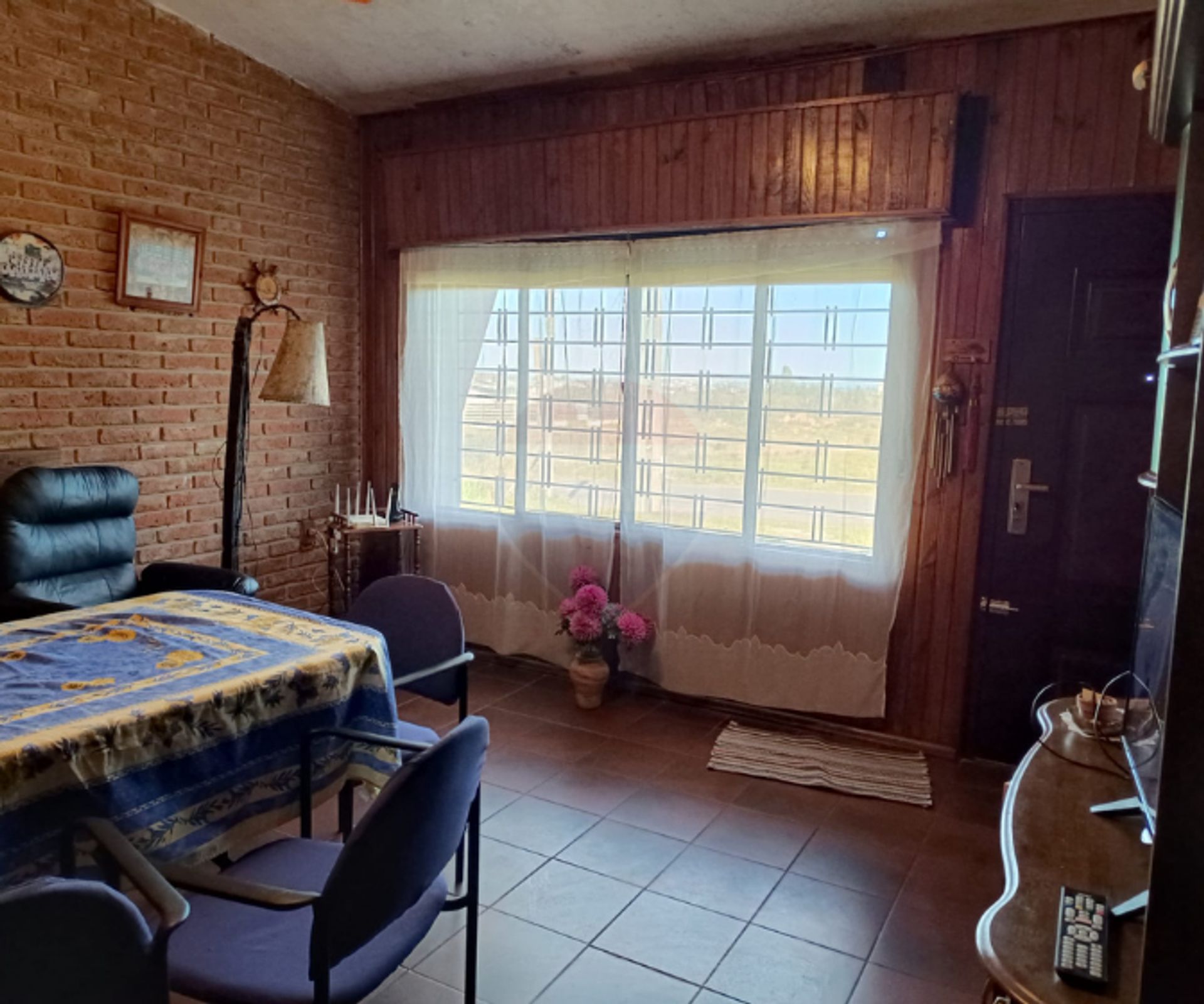 VENTA, casa de dos dormitorios, en Lezica. - 2