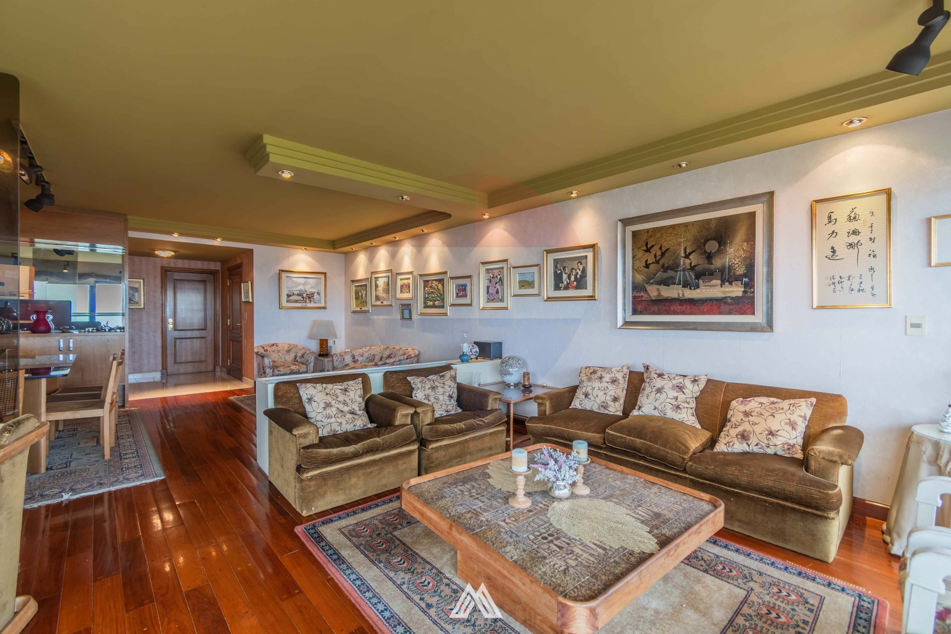 VENTA, primera linea, 3 suites. - 3