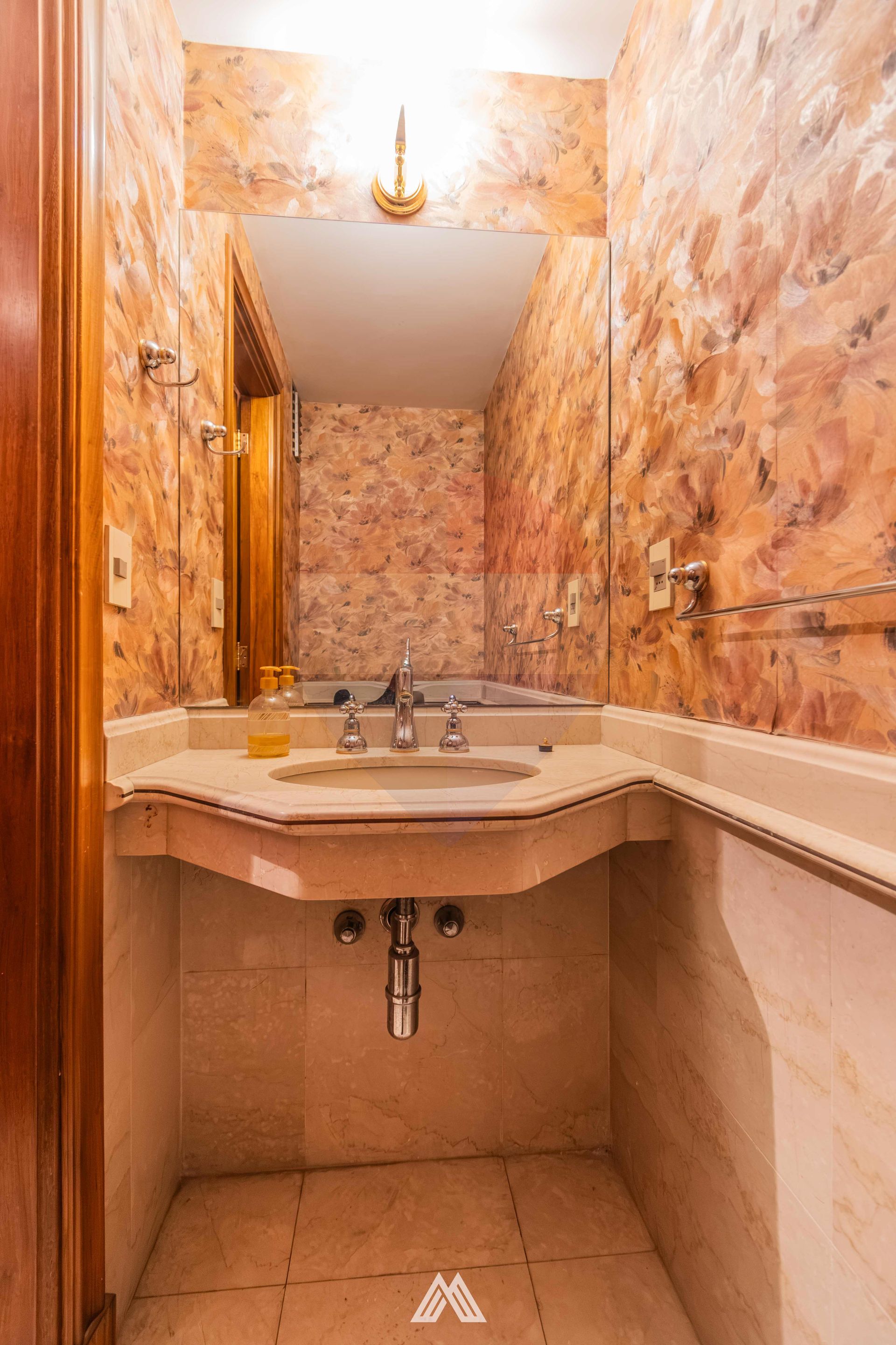 VENTA, primera linea, 3 suites. - 10