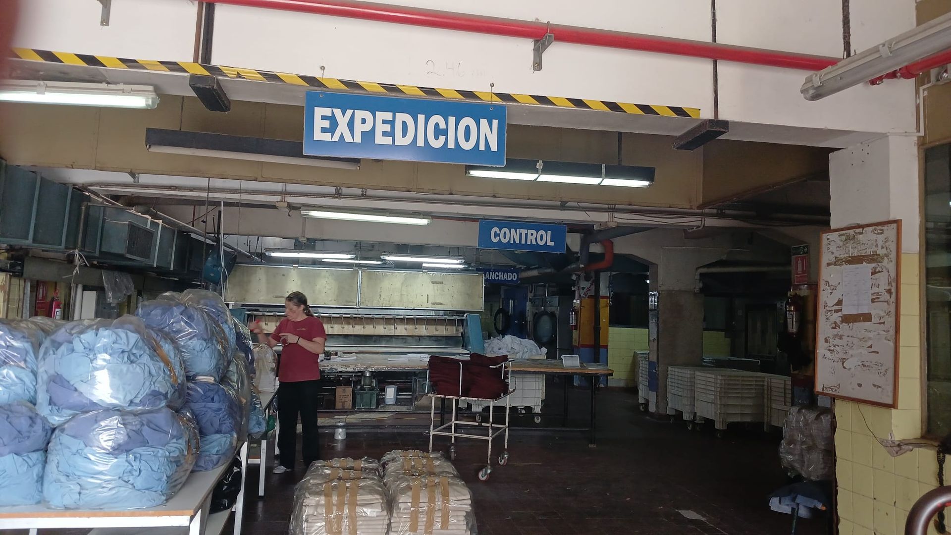 VENTA - LOCAL INDUSTRIAL - PROXIMO MERCADO MODELO - 3