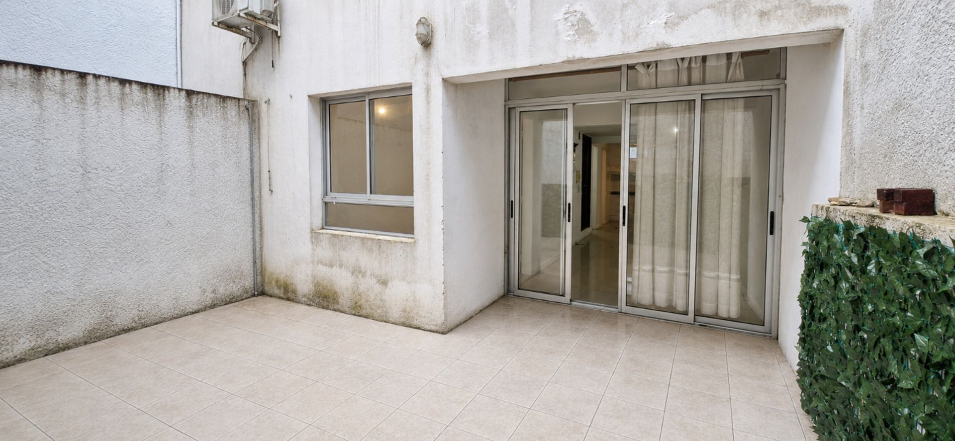 Venta Pocitos unidad de 2 dorm. patio c renta 5% - 12