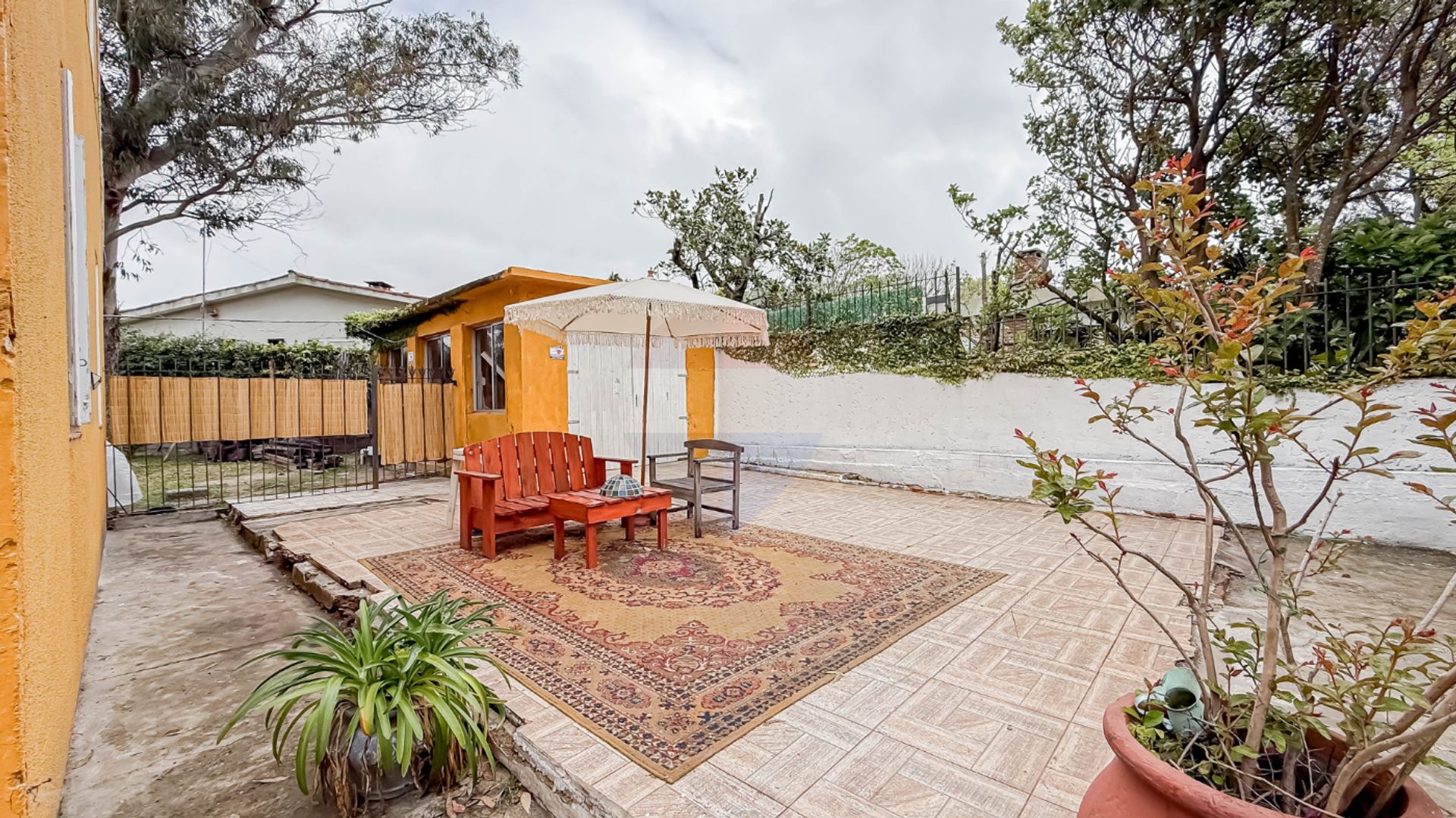VENTA HERMOSA CASA 8 DORMITORIOS EN LA FLORESTA - 5
