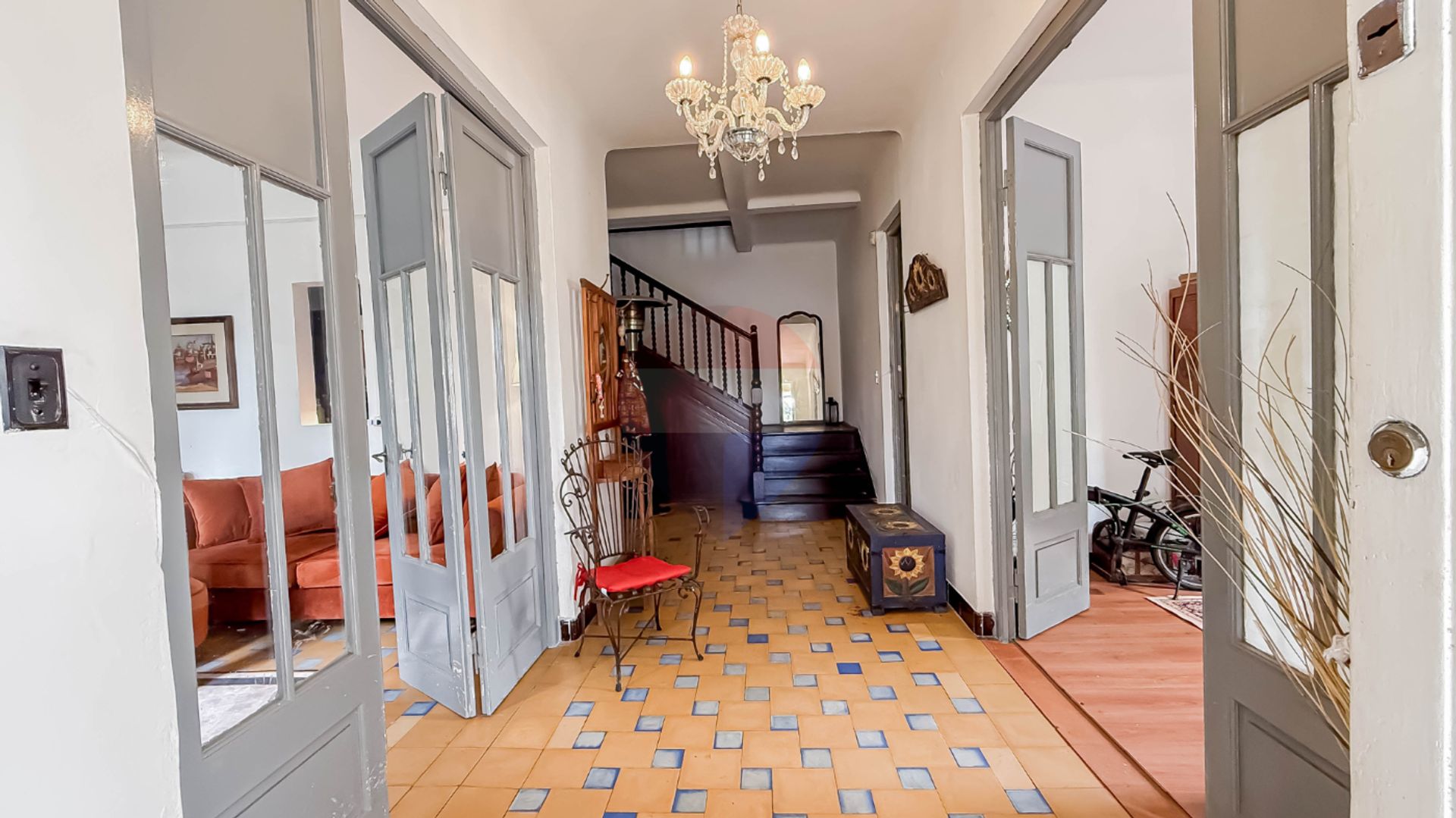VENTA HERMOSA CASA 8 DORMITORIOS EN LA FLORESTA - 8