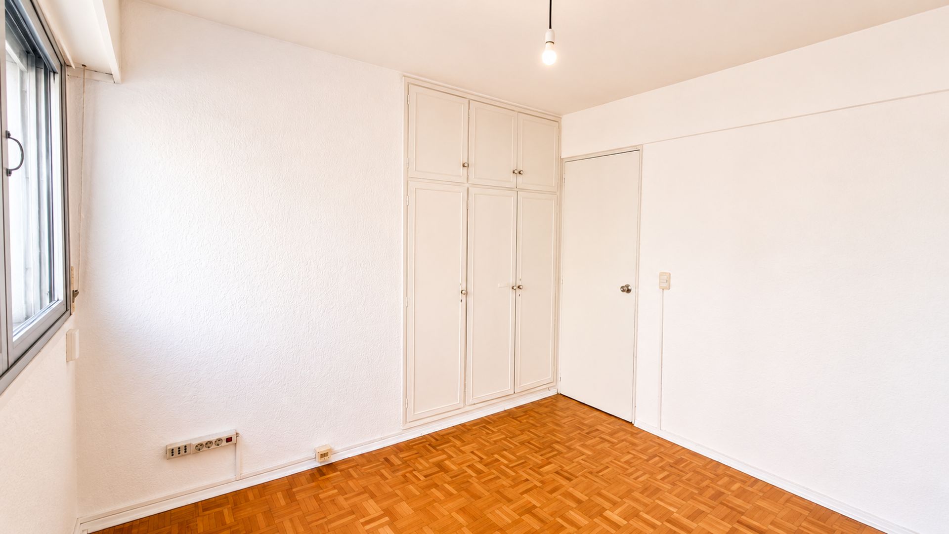 Vende apartamento Pocitos 3 dorm 2ba&ntilde;os y balcones - 13