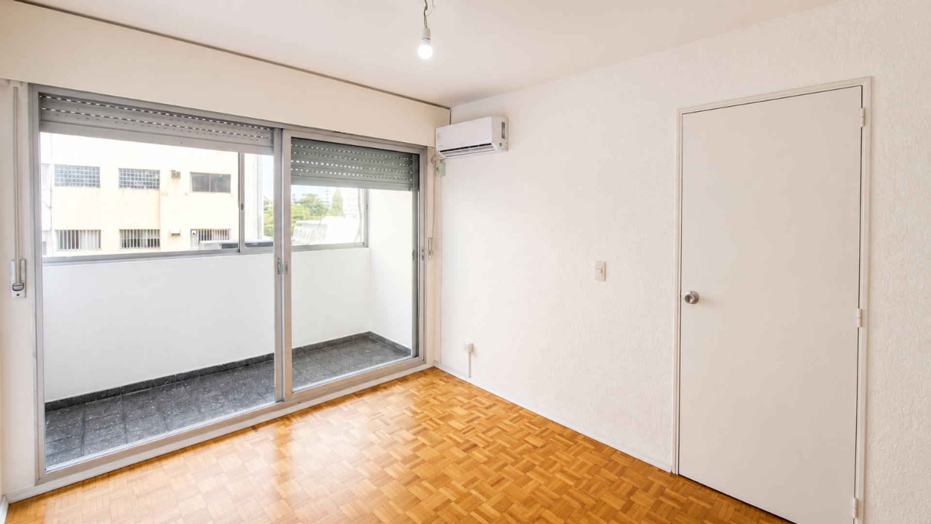Vende apartamento Pocitos 3 dorm 2ba&ntilde;os y balcones - 10