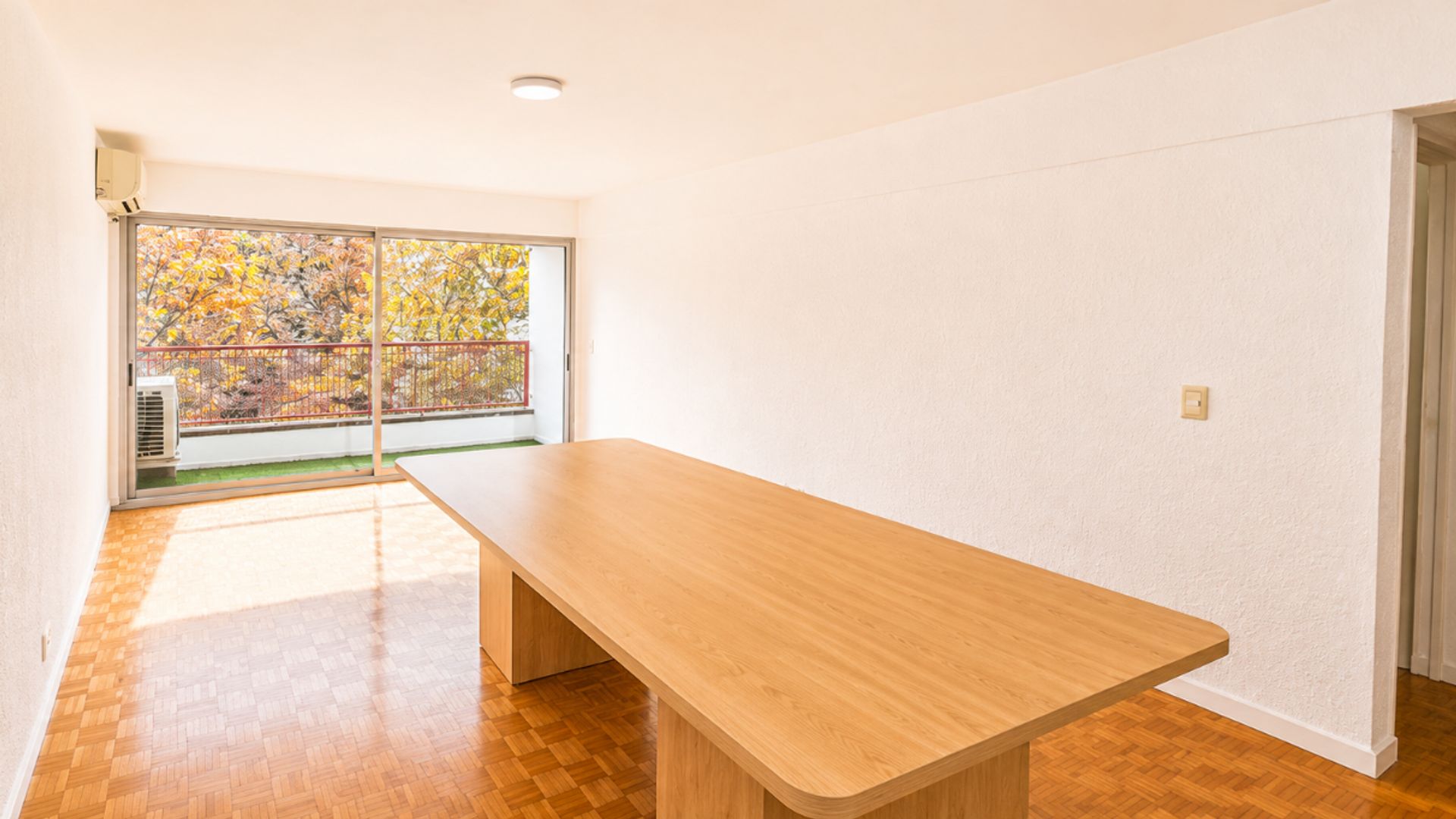 Vende apartamento Pocitos 3 dorm 2ba&ntilde;os y balcones - 2