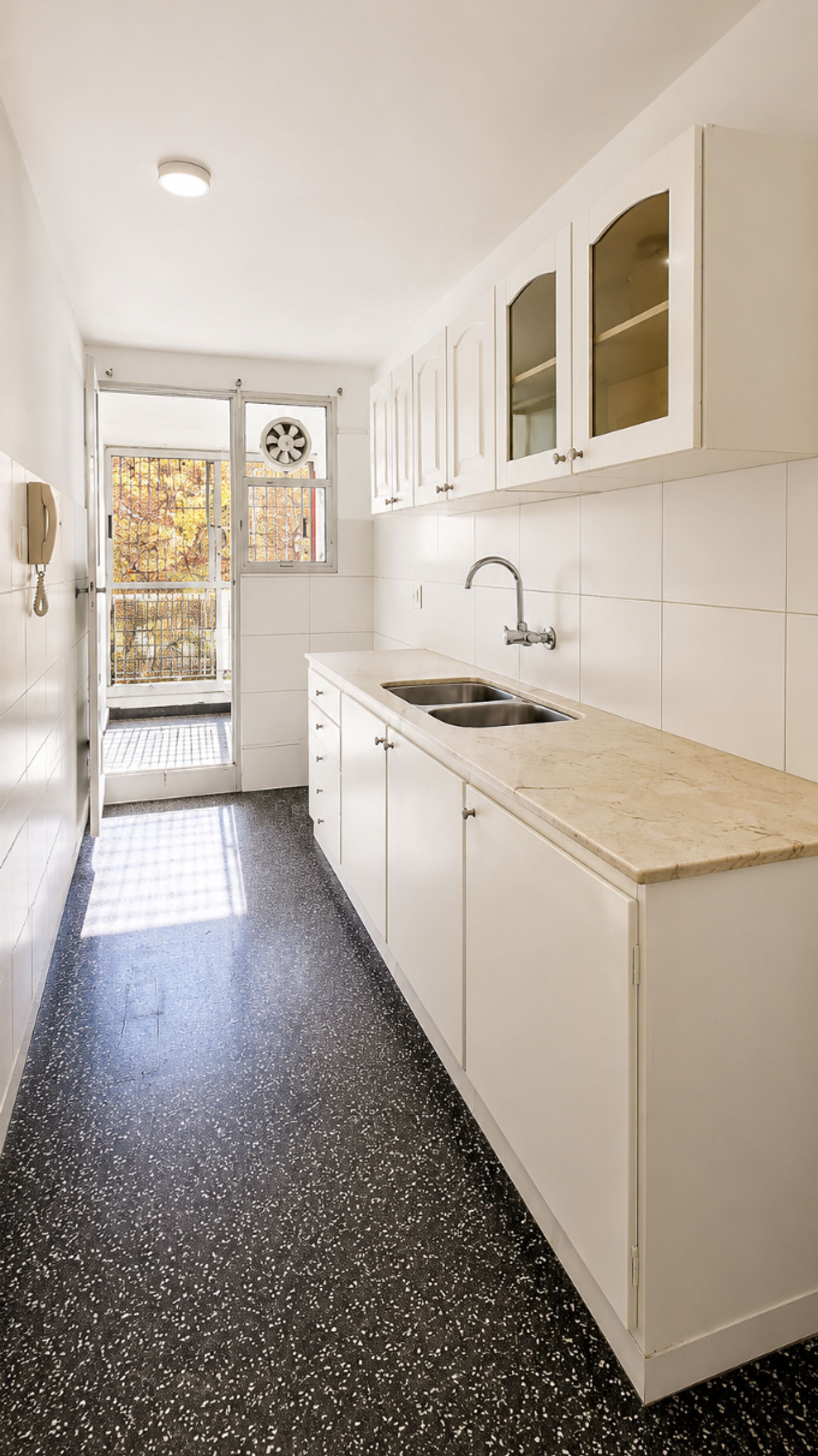 Vende apartamento Pocitos 3 dorm 2ba&ntilde;os y balcones - 7
