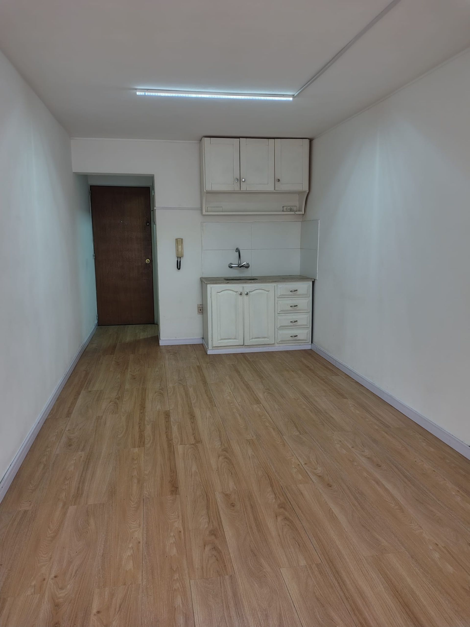 Venta oficina piso alto oportunidad Centro - 2