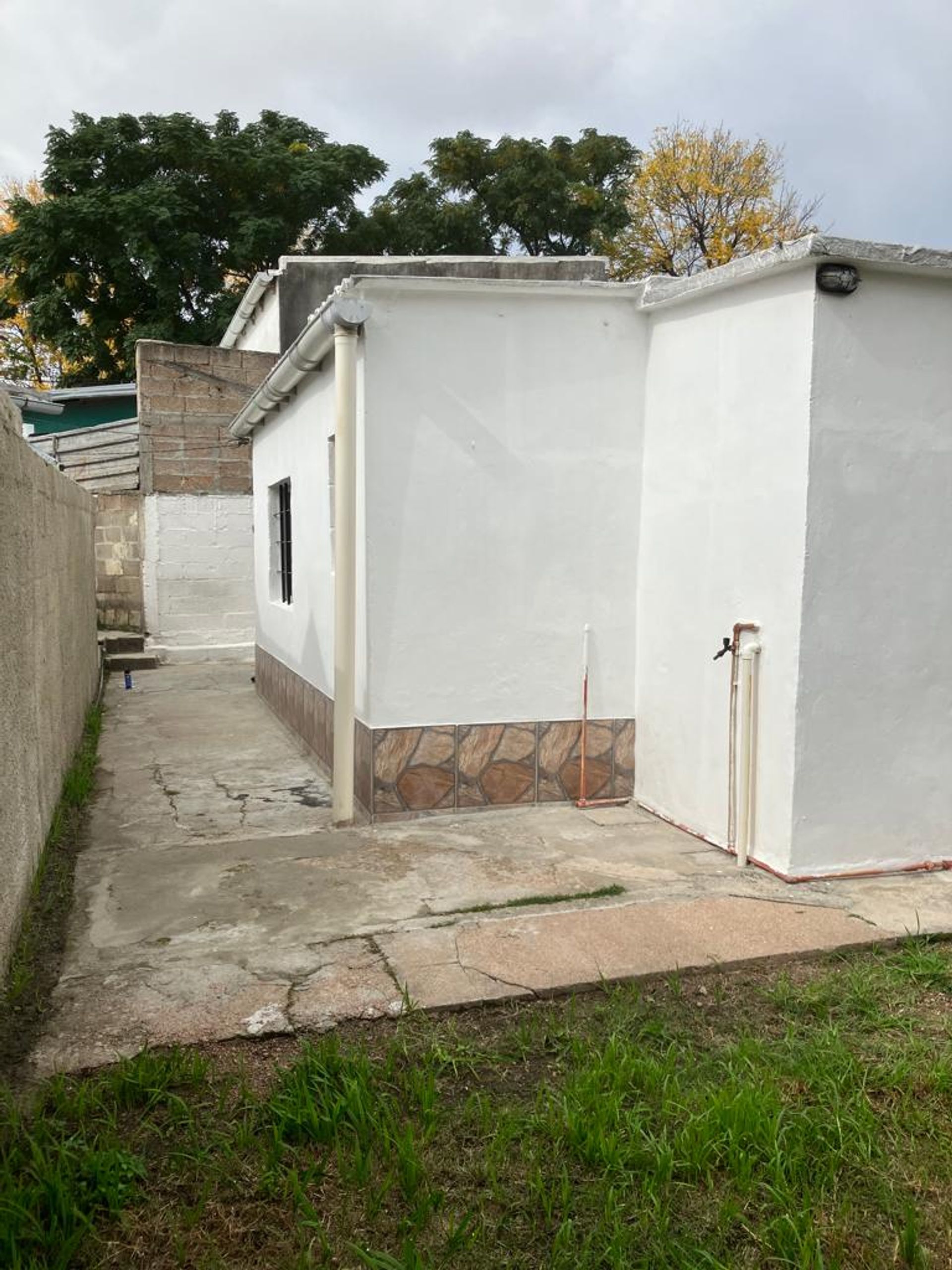 VENTA CASA 1 DORMITORIO EN CERRO - RENTADA - 12