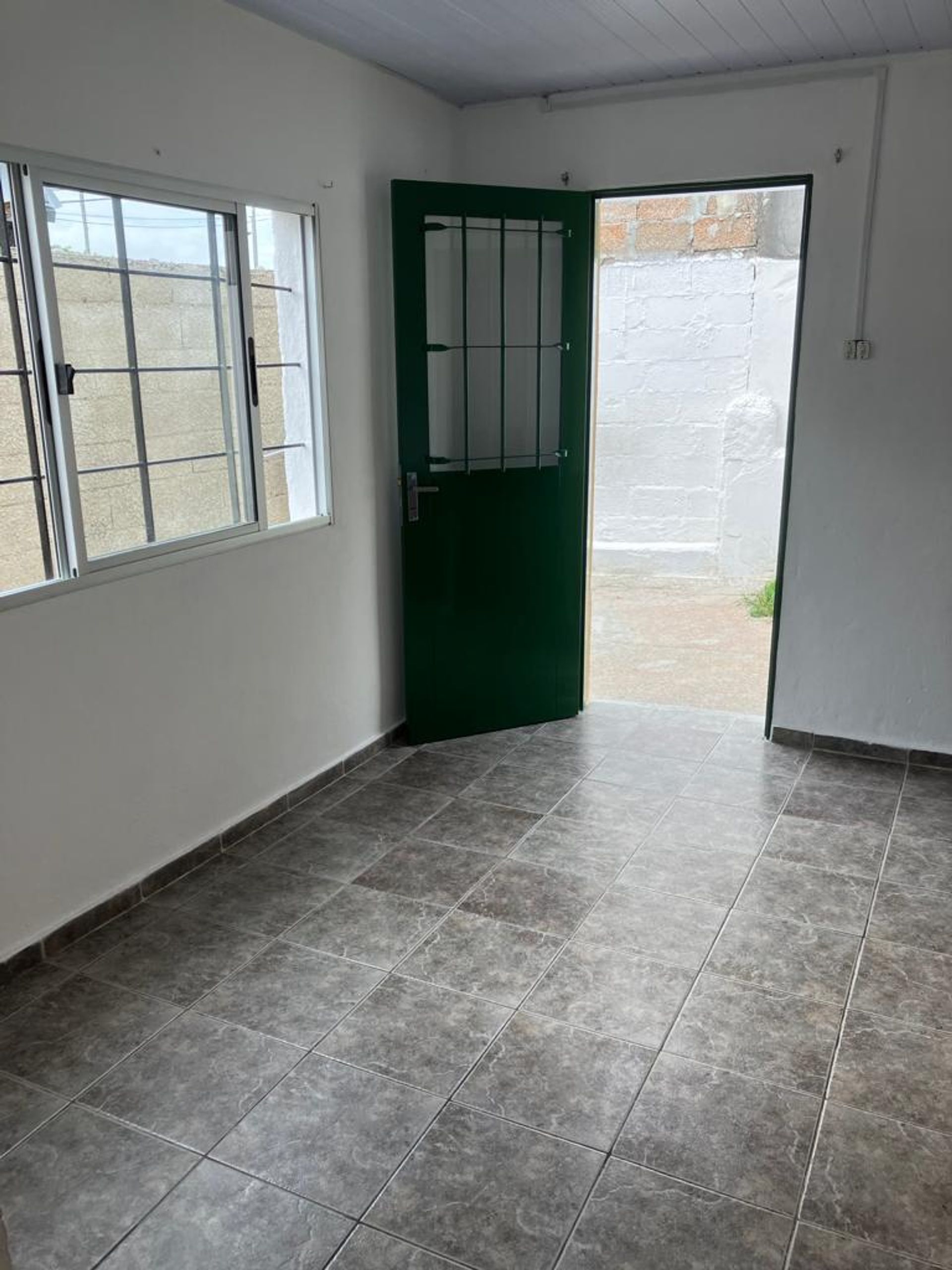 VENTA CASA 1 DORMITORIO EN CERRO - RENTADA - 4