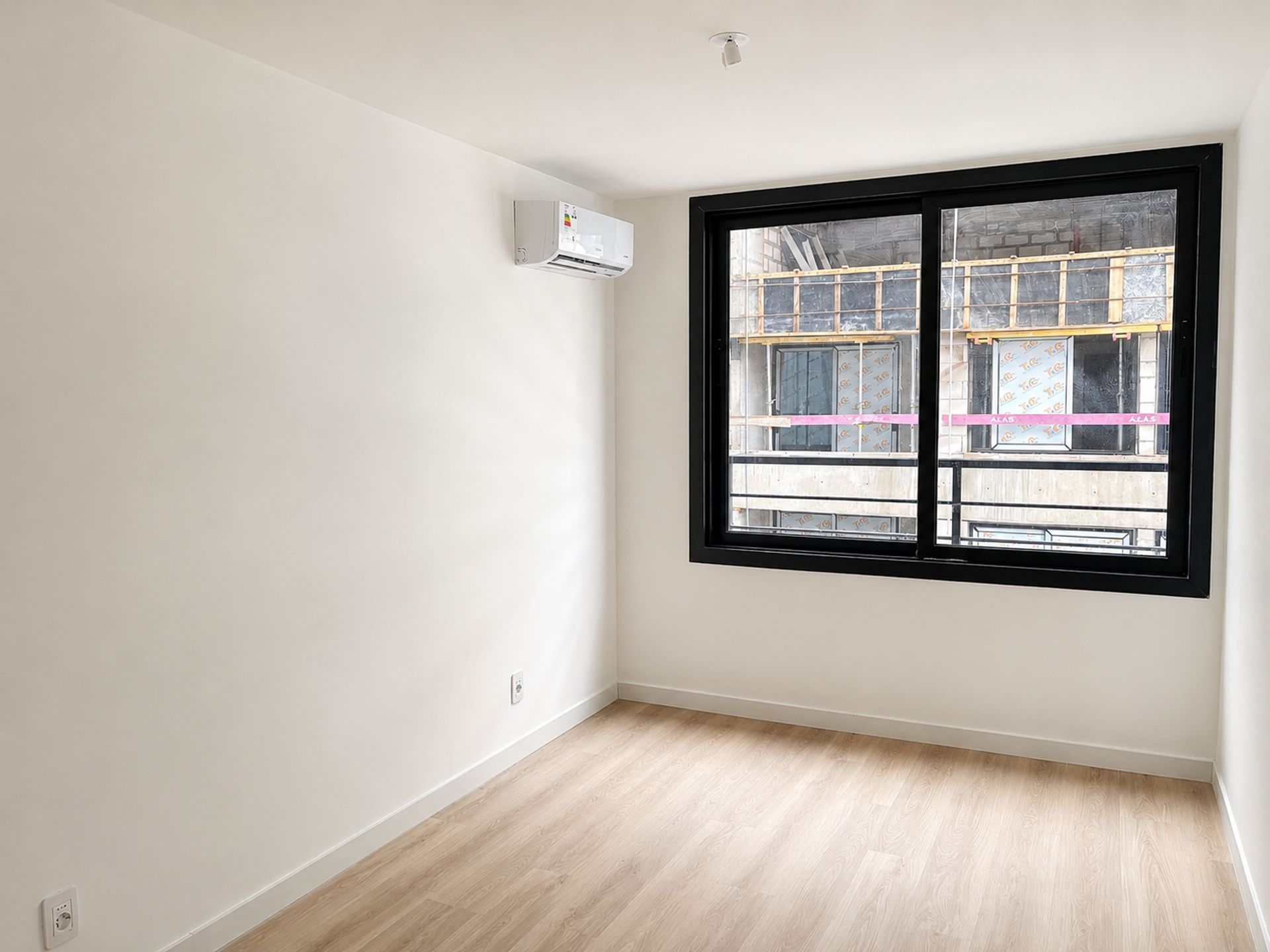 Venta apto de 2 dormitorios Cord&oacute;n Sur Ley VIS - 5