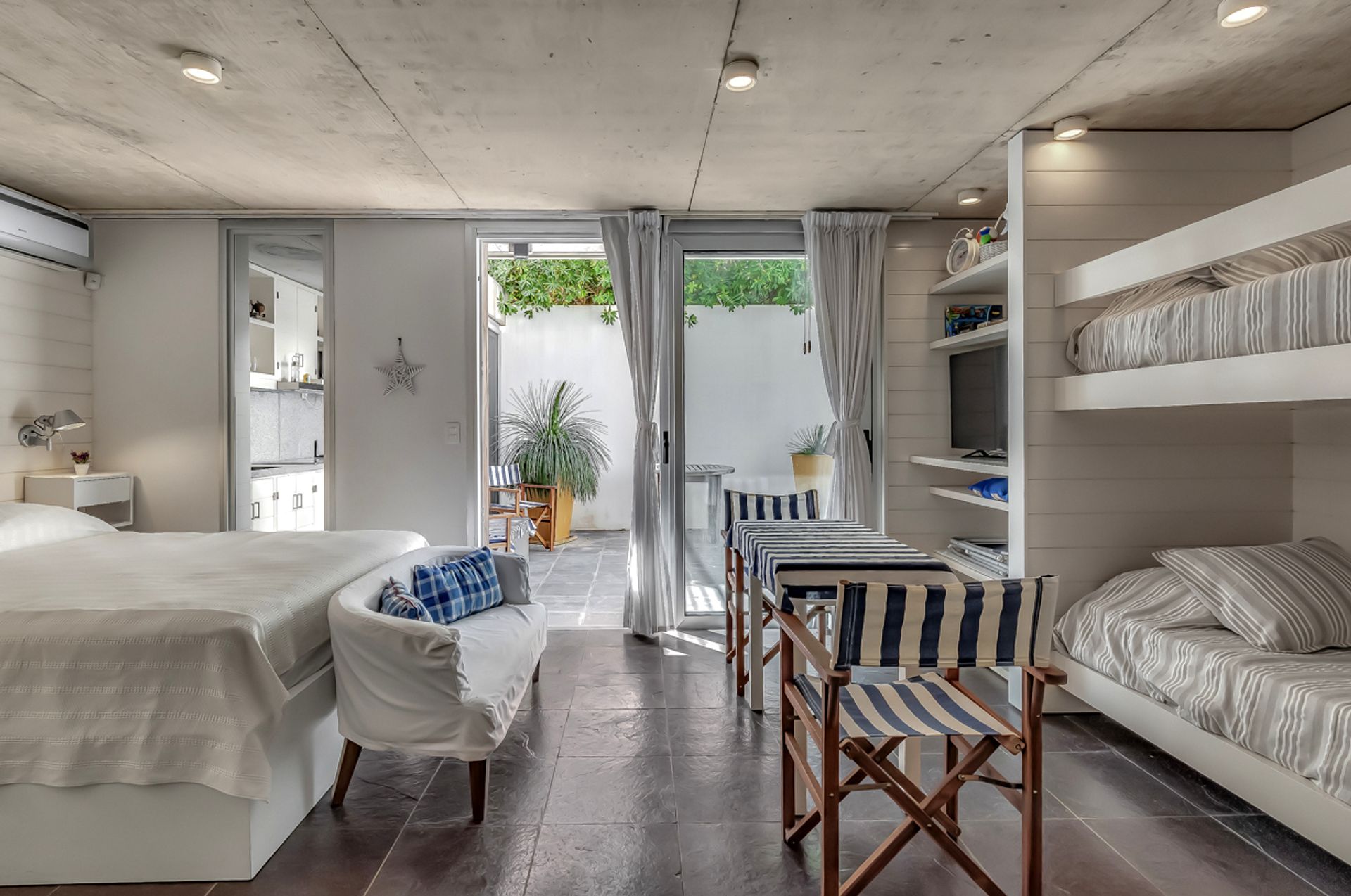 APARTAMENTO EN VENTA FRENTE AL MAR 3 DORMITORIOS - 19
