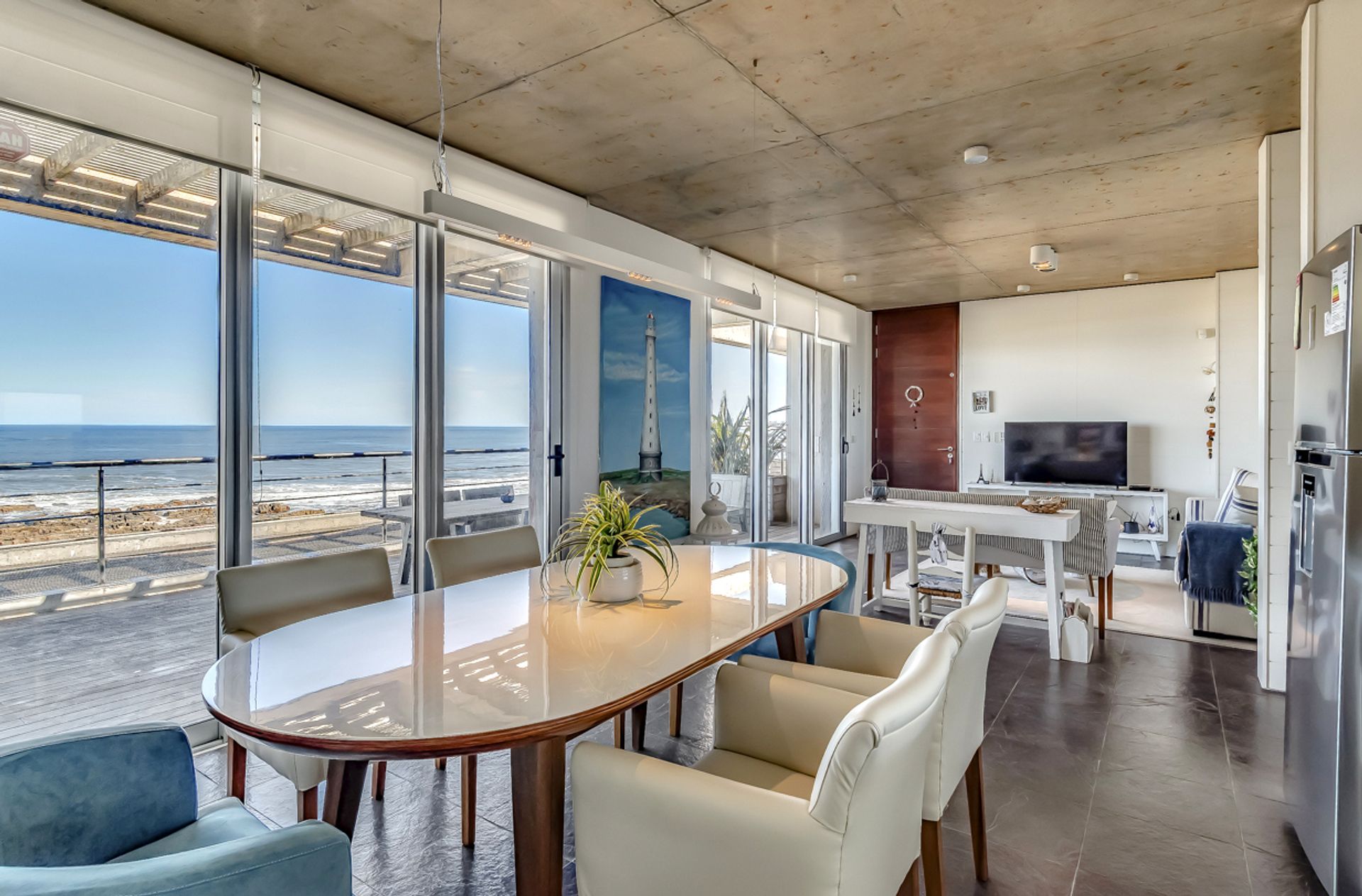 APARTAMENTO EN VENTA FRENTE AL MAR 3 DORMITORIOS - 4