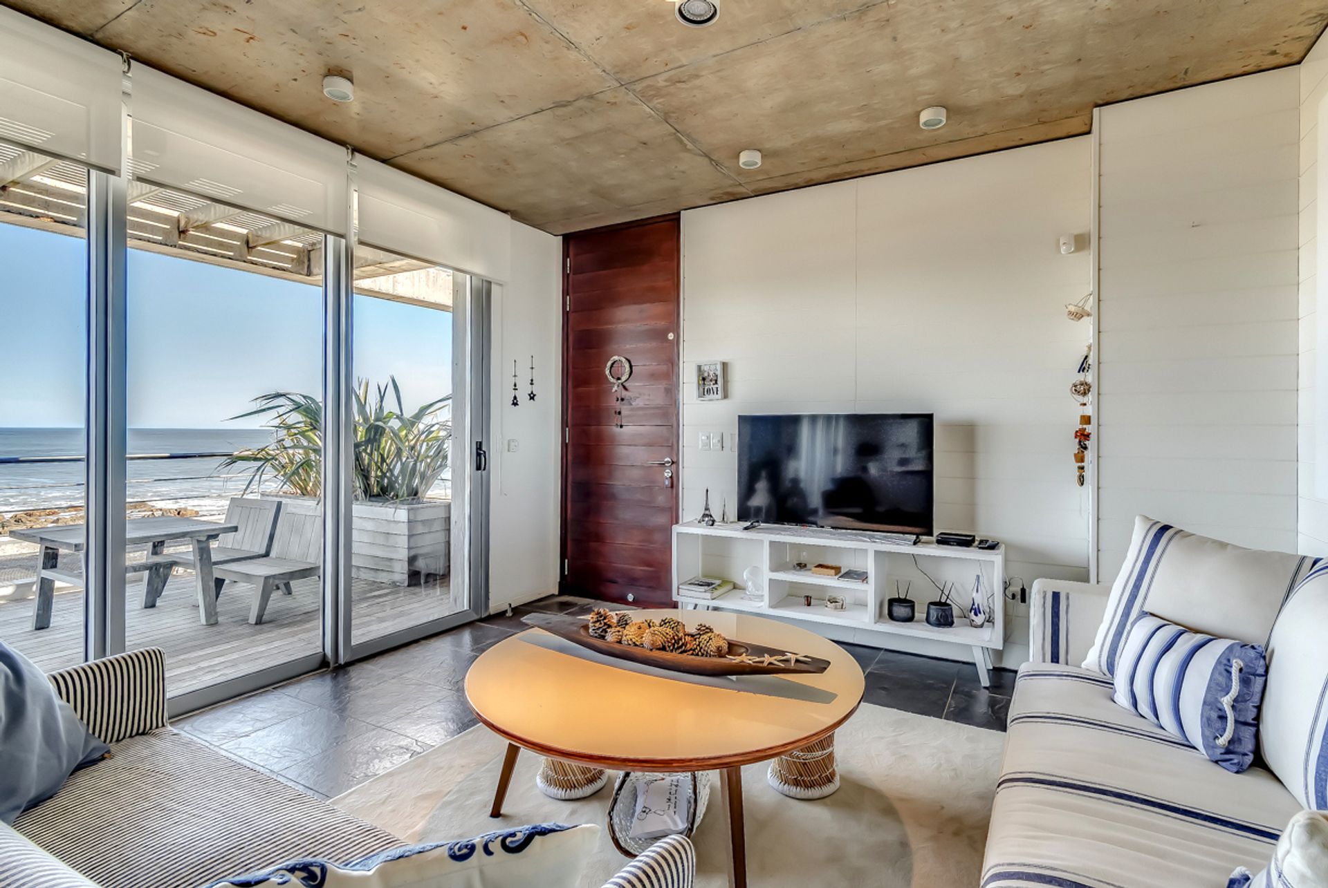 APARTAMENTO EN VENTA FRENTE AL MAR 3 DORMITORIOS - 7