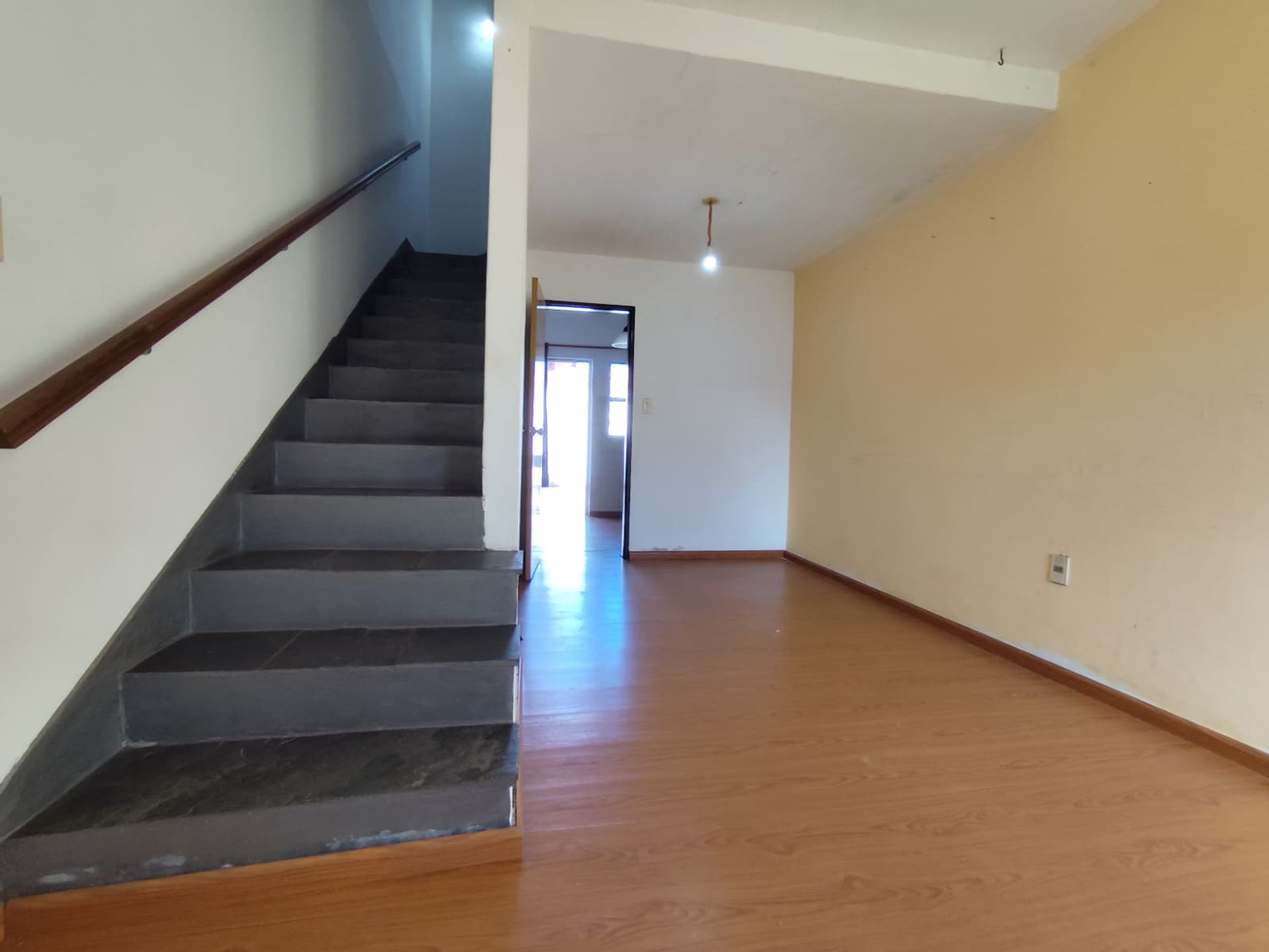 VENTA CASA LEZICA DE 2 DORMITORIOS CON PATIO + GGE - 4