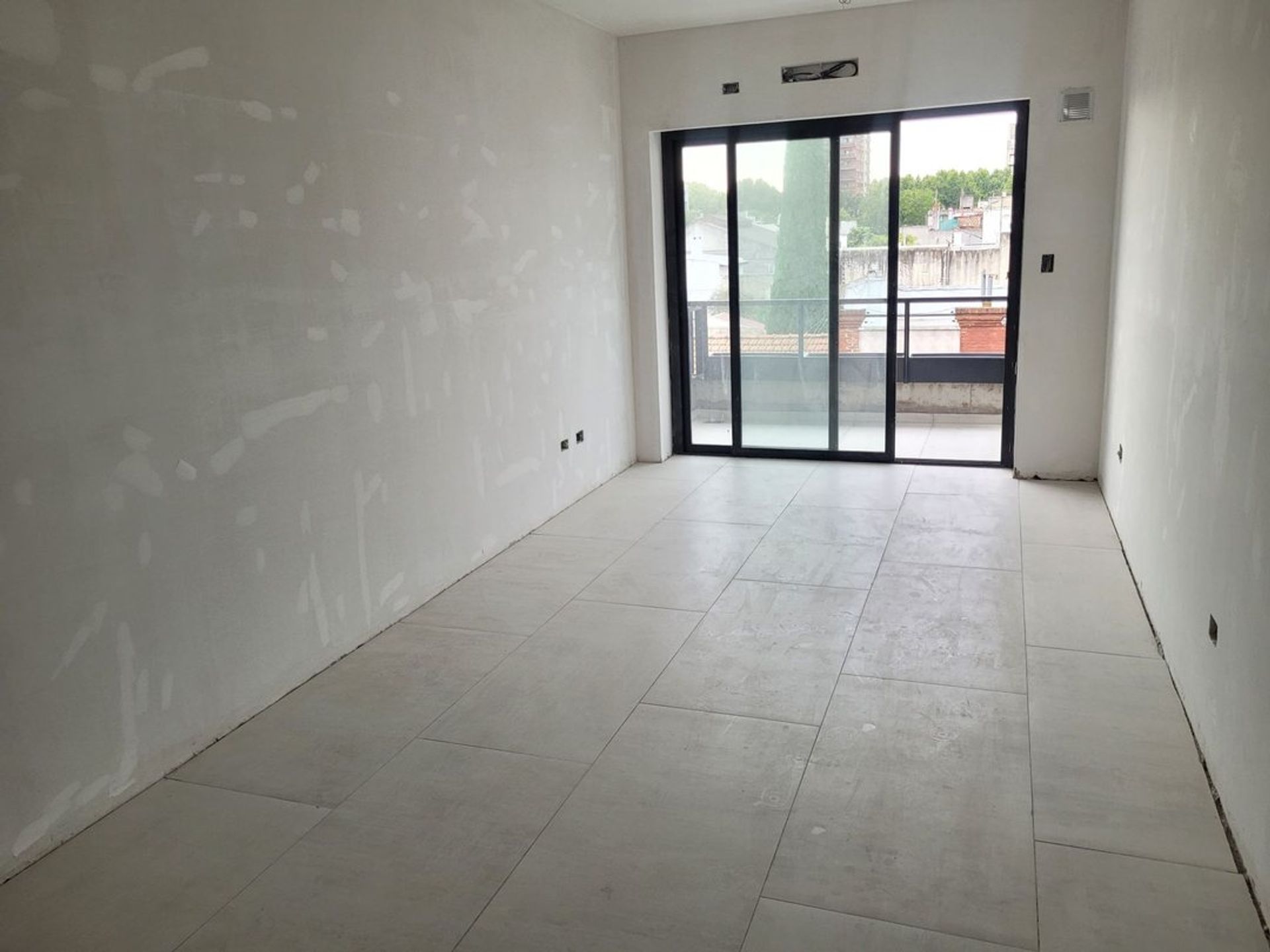 VENTA DEPTO 2 AMB C/ BCON A ESTRENAR - 1