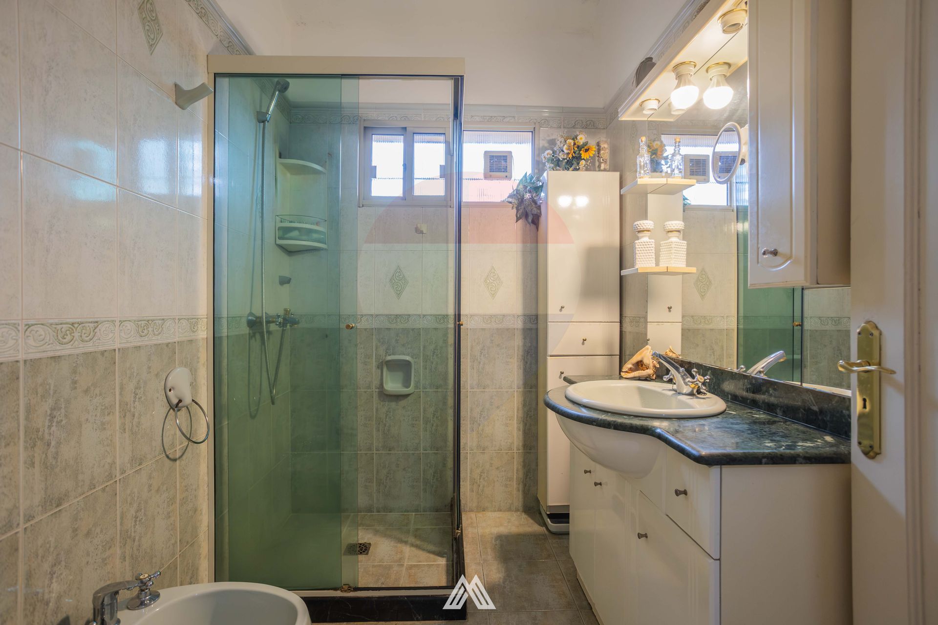 Venta Casa y 2 Apartamentos en gran terreno Malvin - 9
