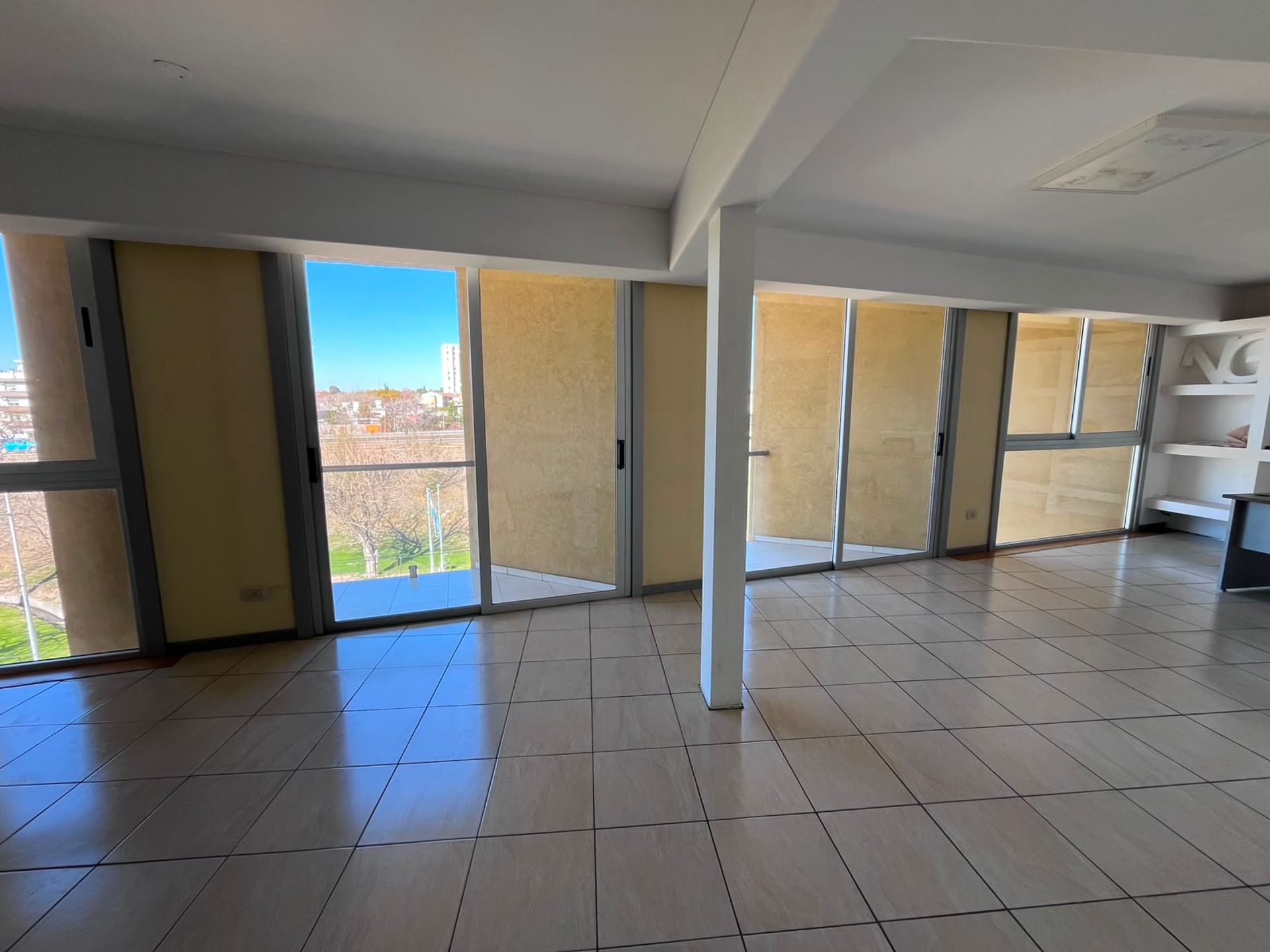 Oficina en Alquiler en Guaymallen, Mendoza