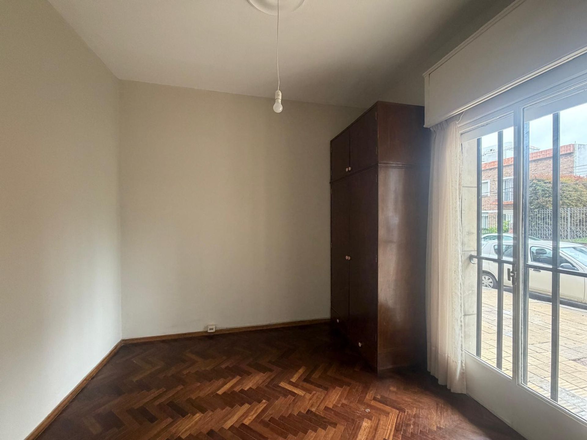 Apartamento tipo Casa ,Pocitos -Patio para entrar - 2