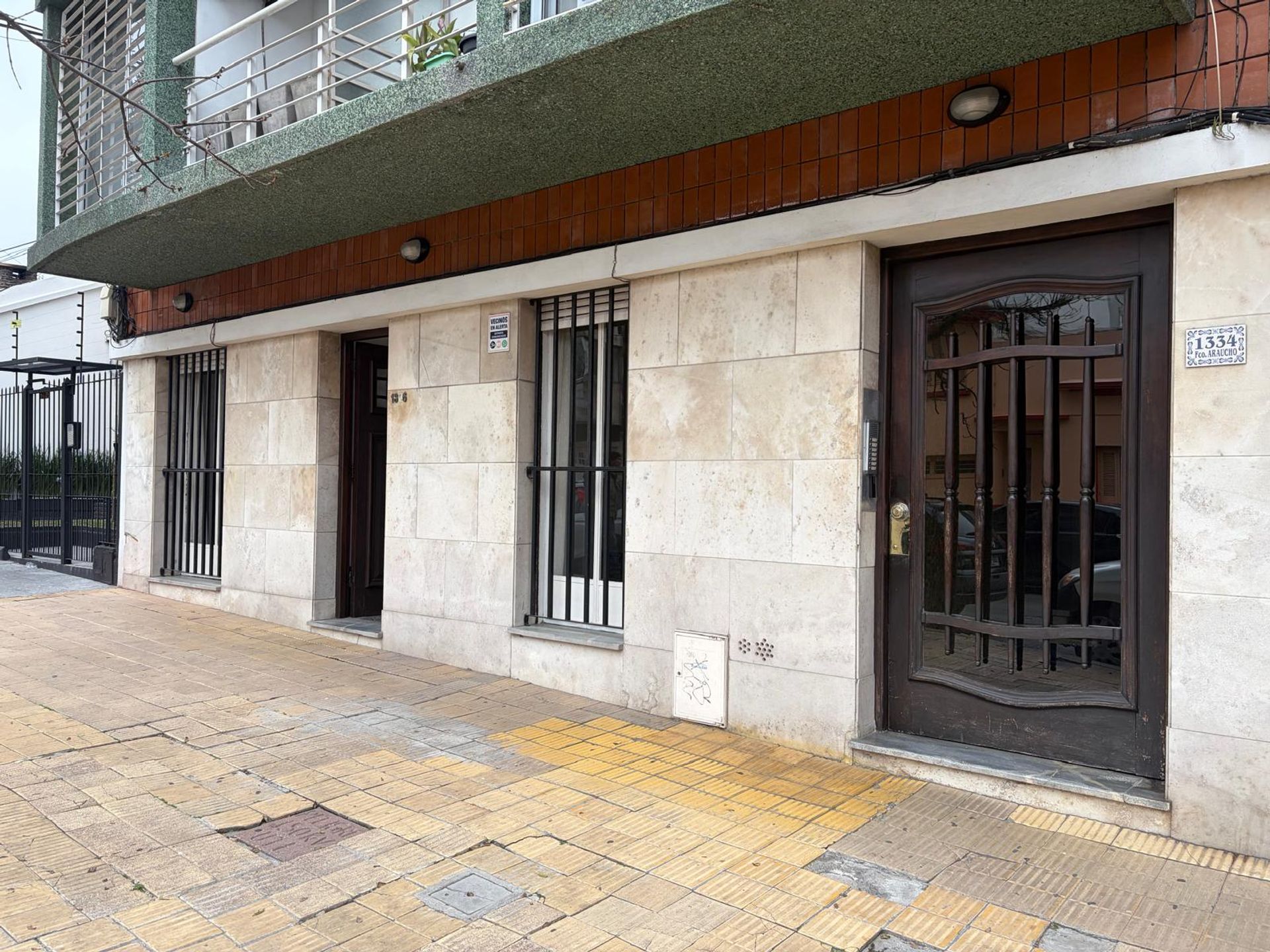 Apartamento tipo Casa ,Pocitos -Patio para entrar - 3