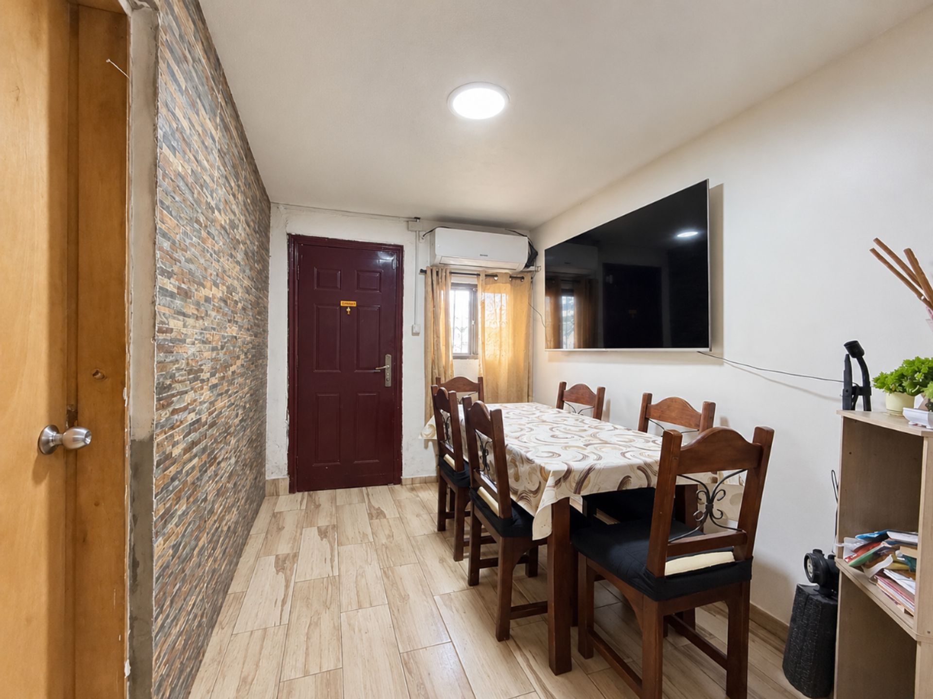 Venta de 2 casas de 1 y 2 dormitorios en Lezica - 14