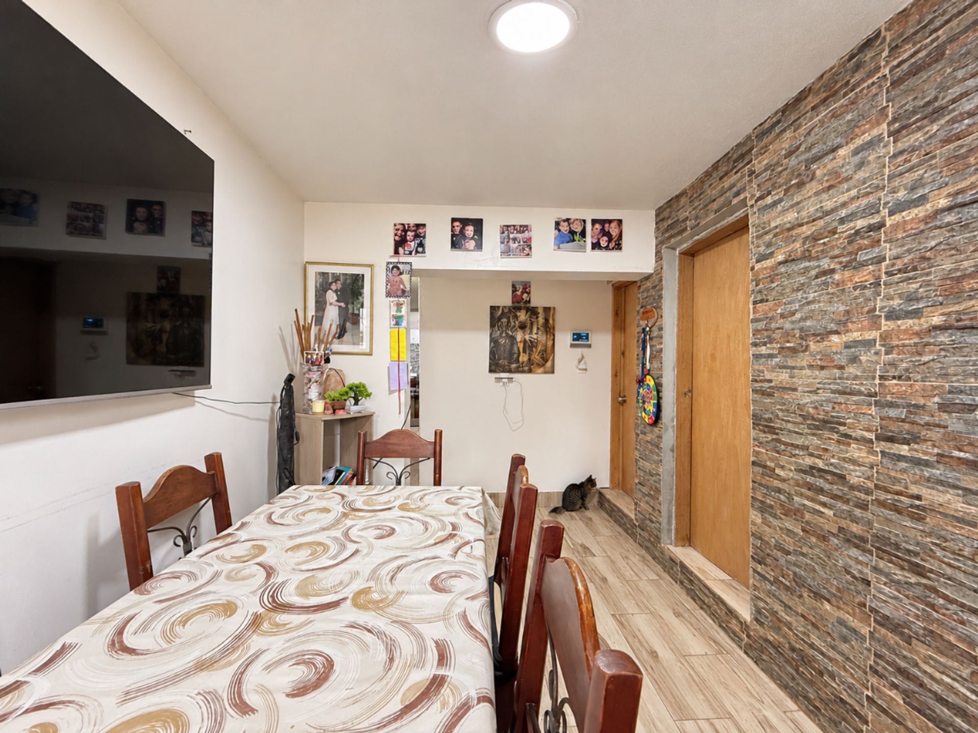 Venta de 2 casas de 1 y 2 dormitorios en Lezica - 15