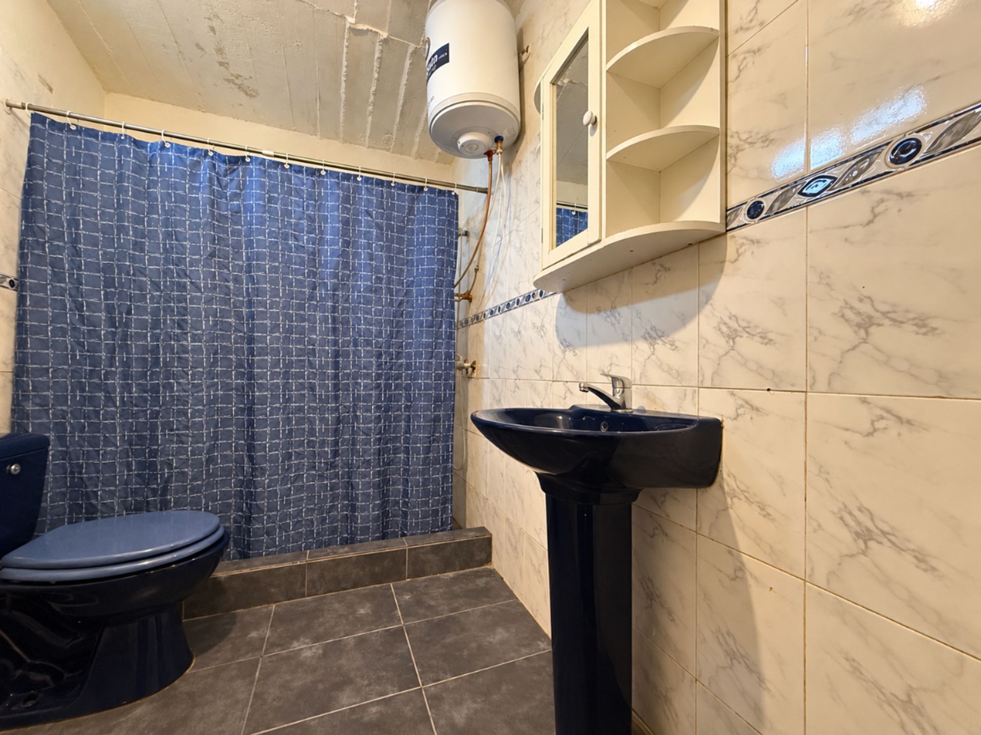 Venta de 2 casas de 1 y 2 dormitorios en Lezica - 11