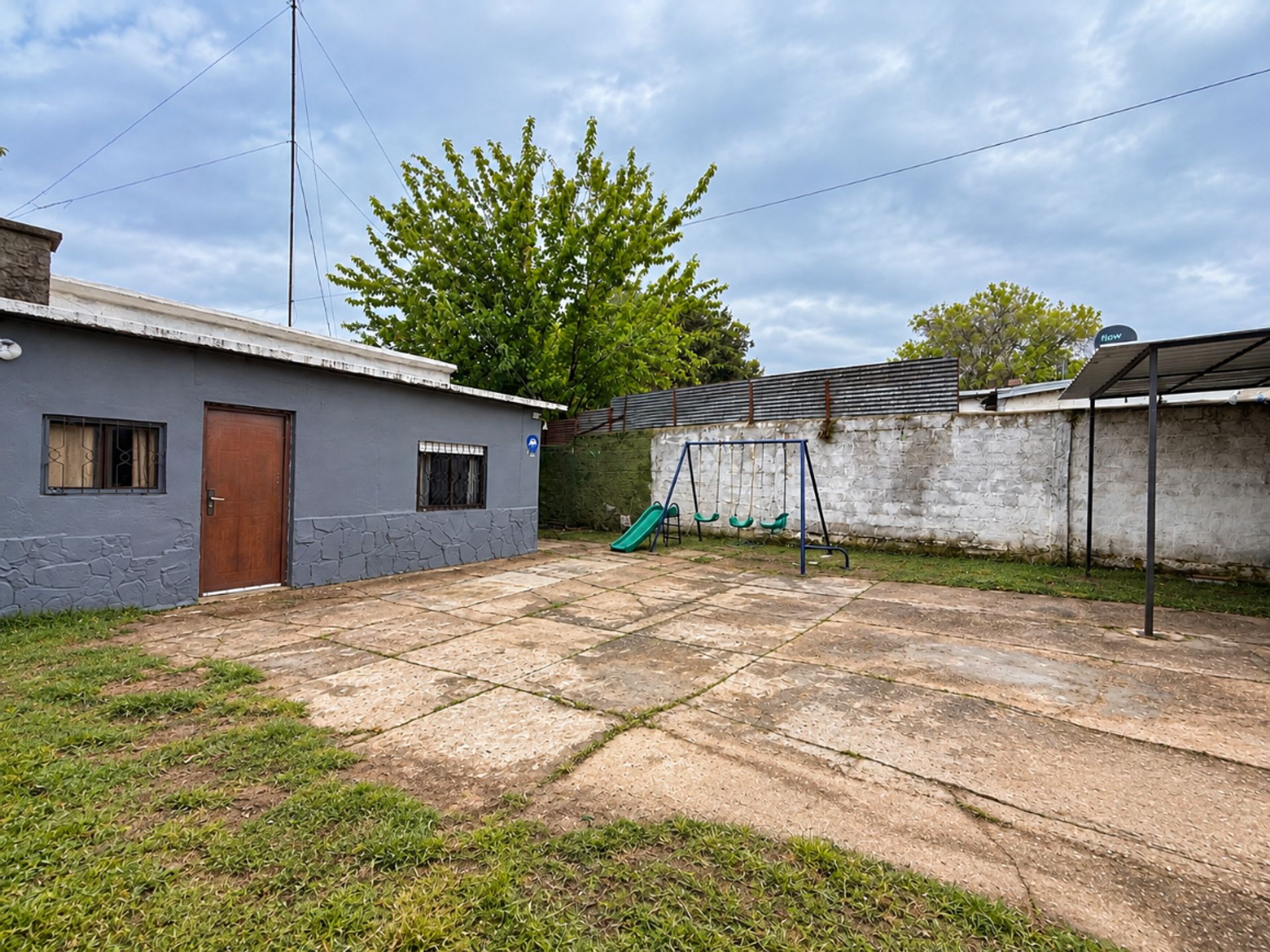 Venta de 2 casas de 1 y 2 dormitorios en Lezica - 12